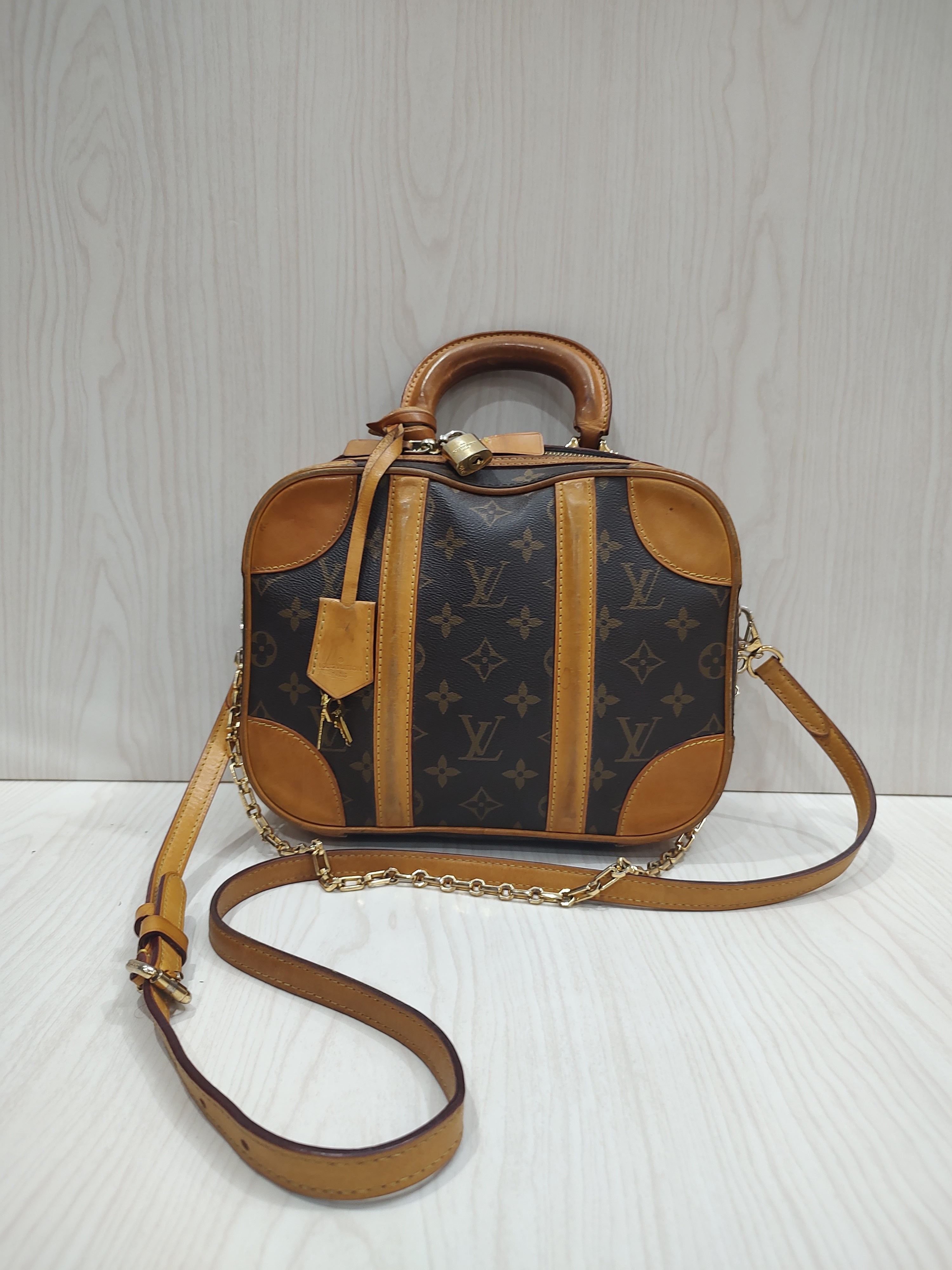 🤎 Vintage Trunk-Style Monogram Handbag 🤎