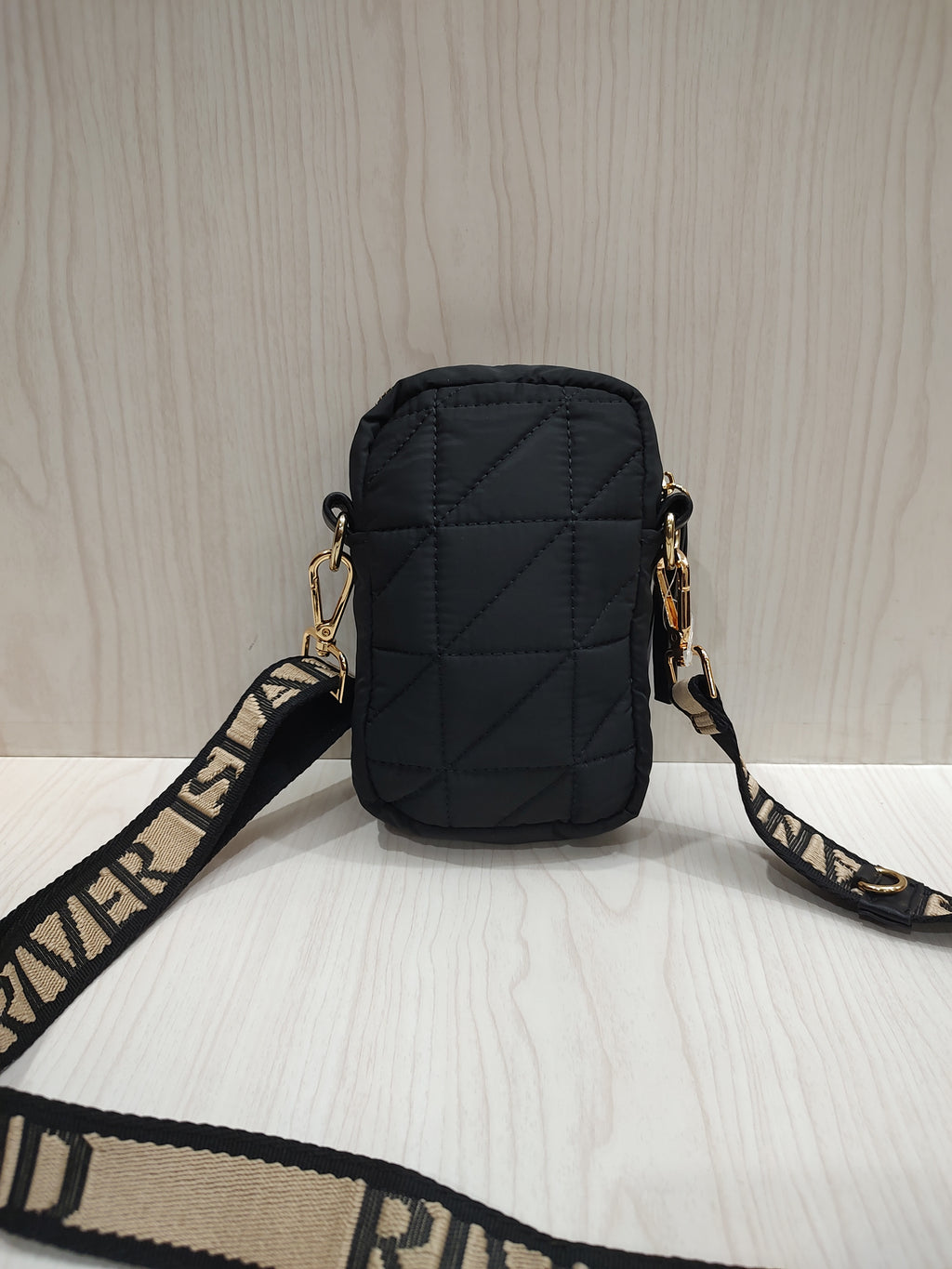 📱 Sporty Quilted Crossbody Phone Bag 🖤