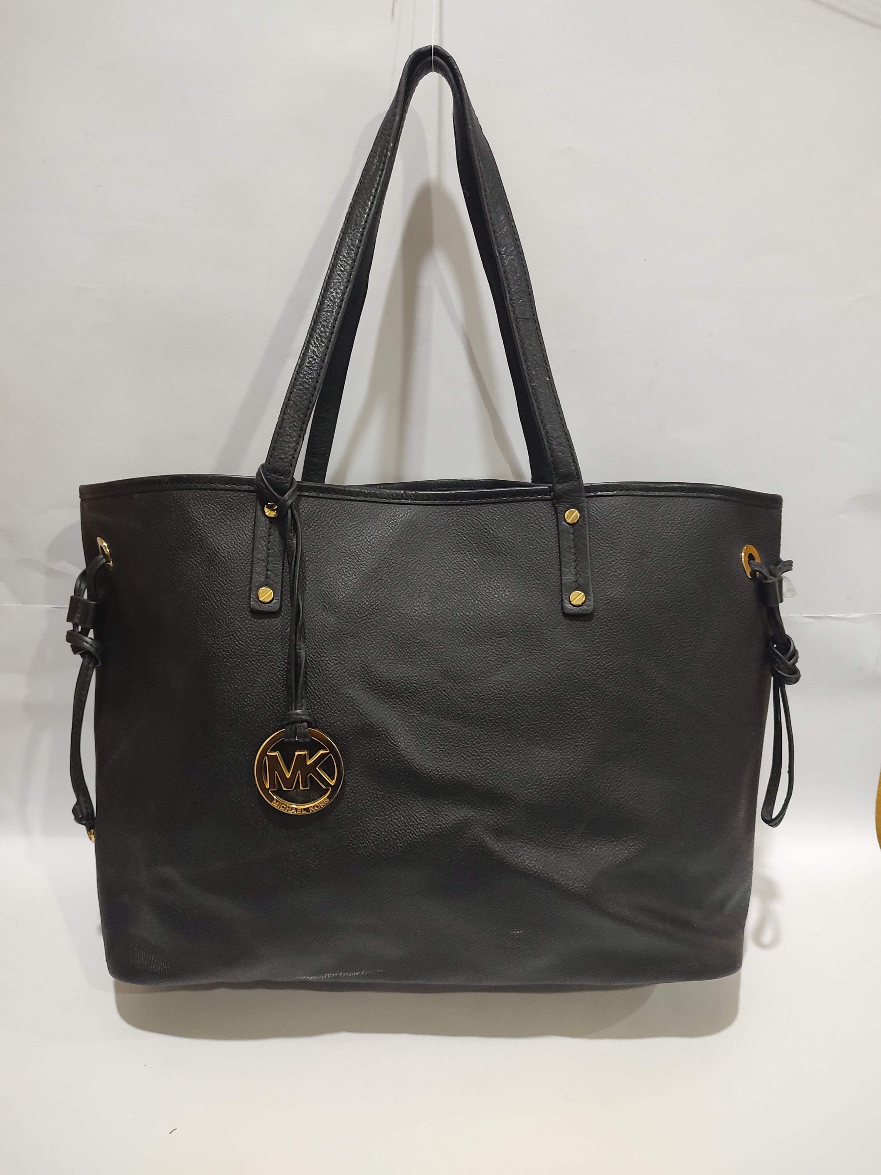 Classic Black Pebbled Leather Tote Bag – Versatile Large Shoulder Bag with Gold Accents