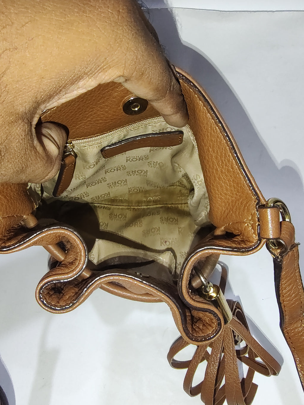 ✨ Classic Tan Pebbled Leather Bucket Bag