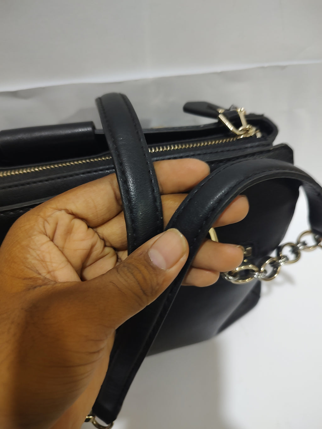 ✨ Premium Noir Black Handbag – Sophisticated Structured Tote with Gold Chain Accents 👜✨