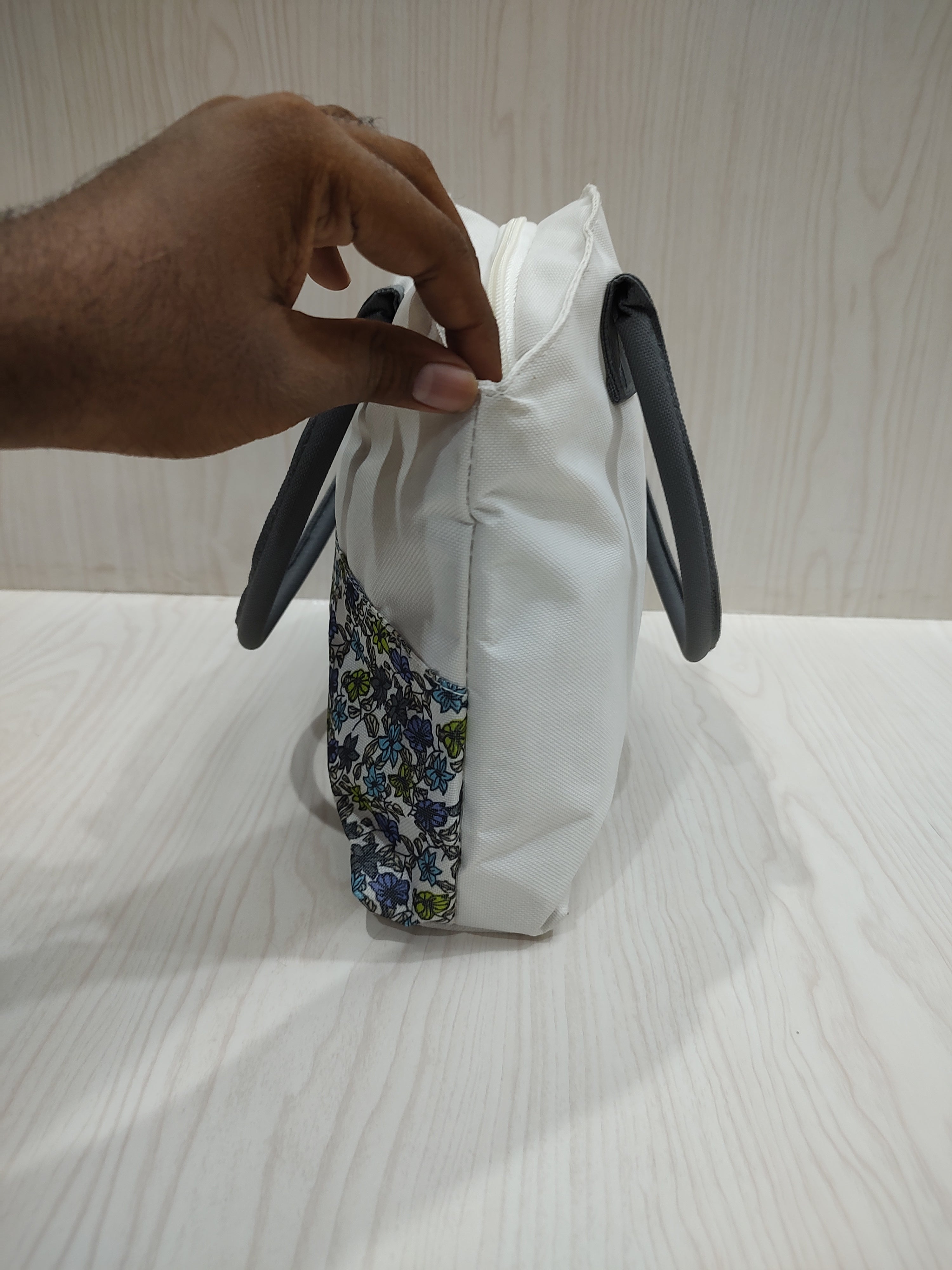 🌸 Chic Floral Accent Canvas Tote Bag 👜