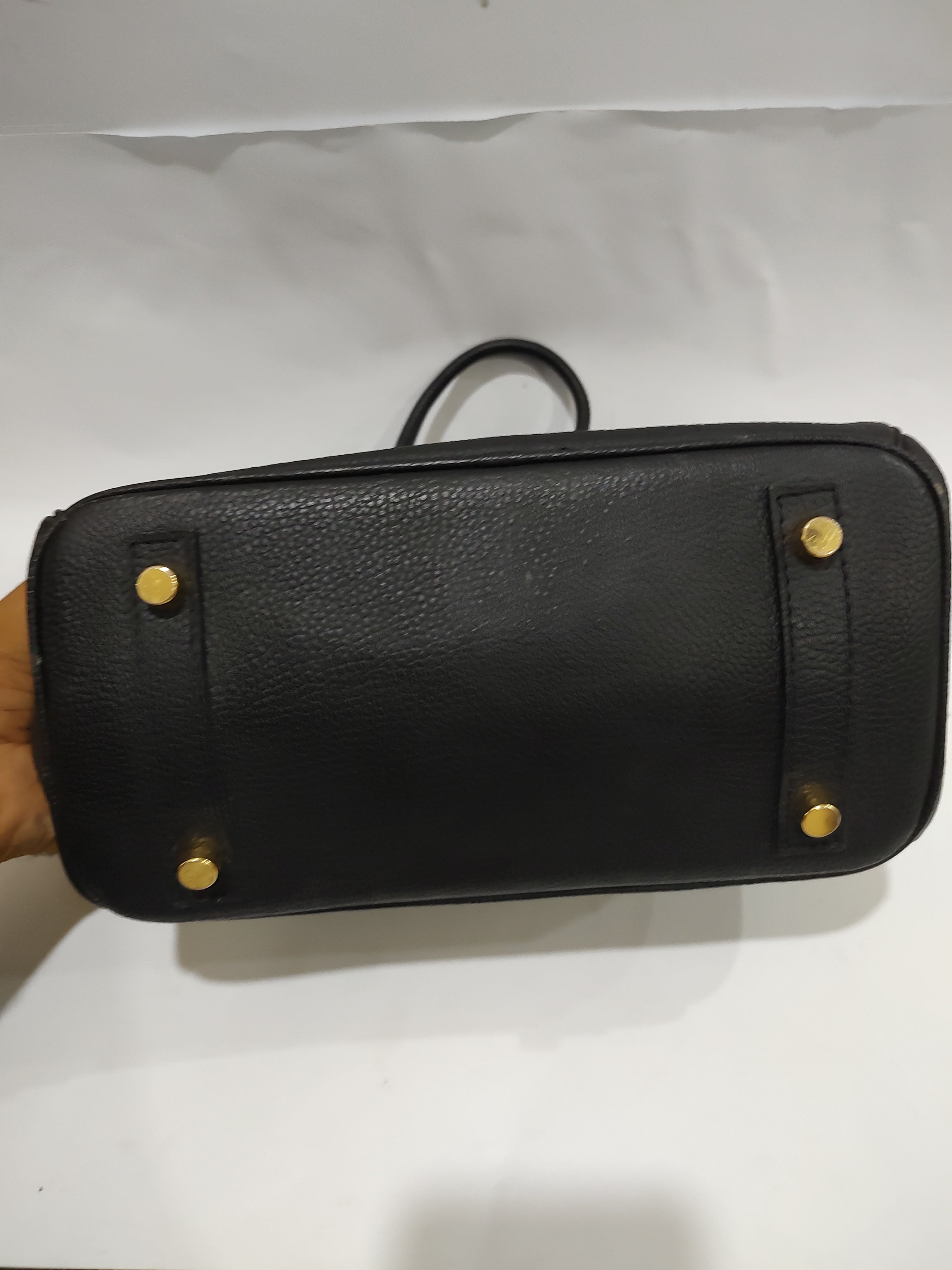 Timeless Pebbled Leather Top-Handle Handbag 🖤✨