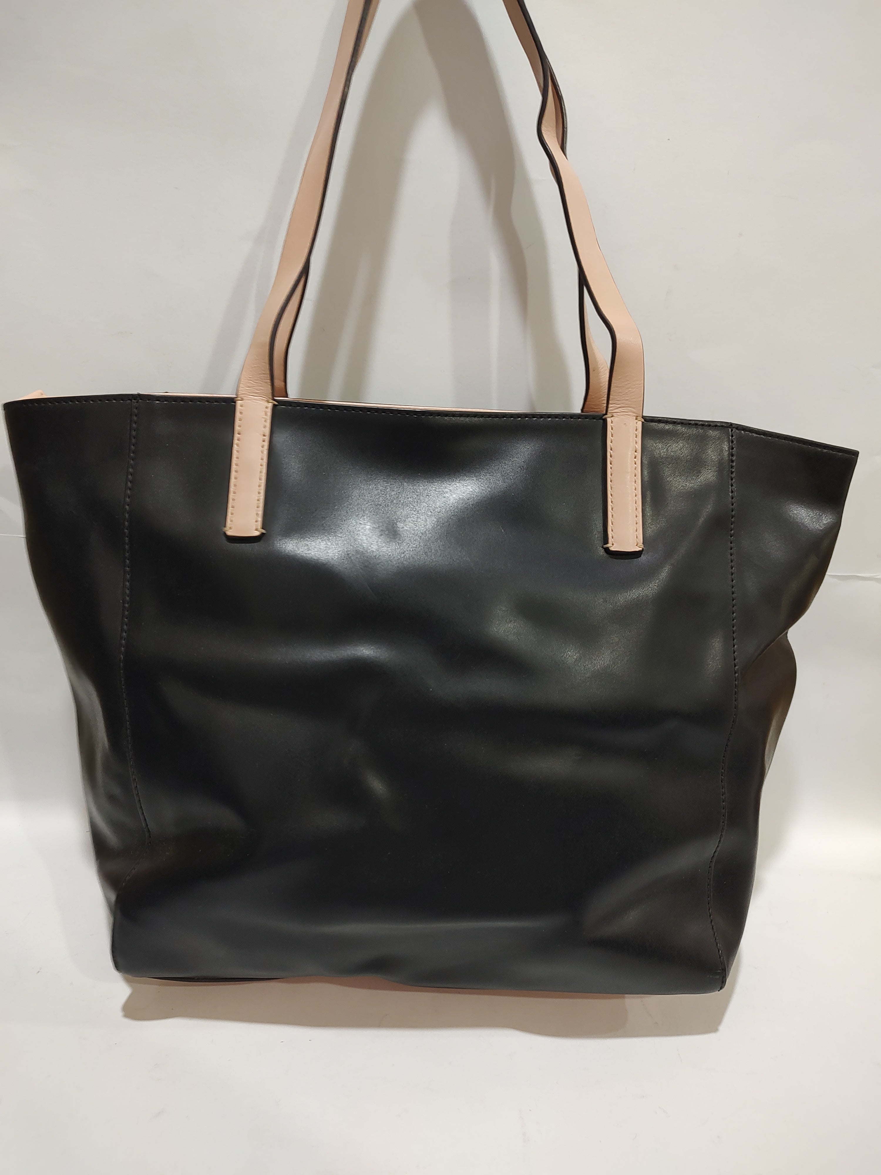 Sleek Two-Tone Essential Tote 🖤