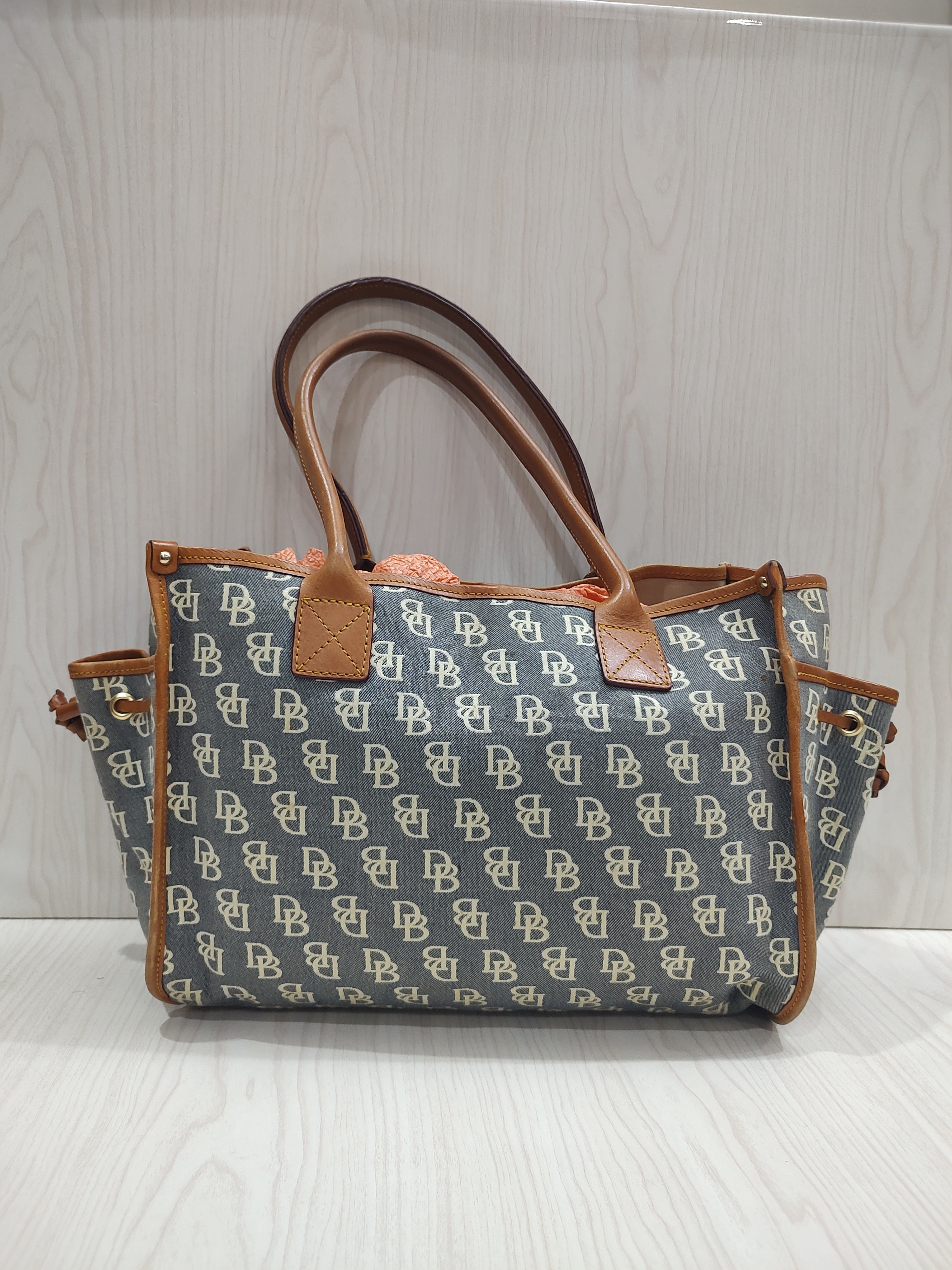 🕊️ Classic Monogram Canvas Shopper Tote 🕊️