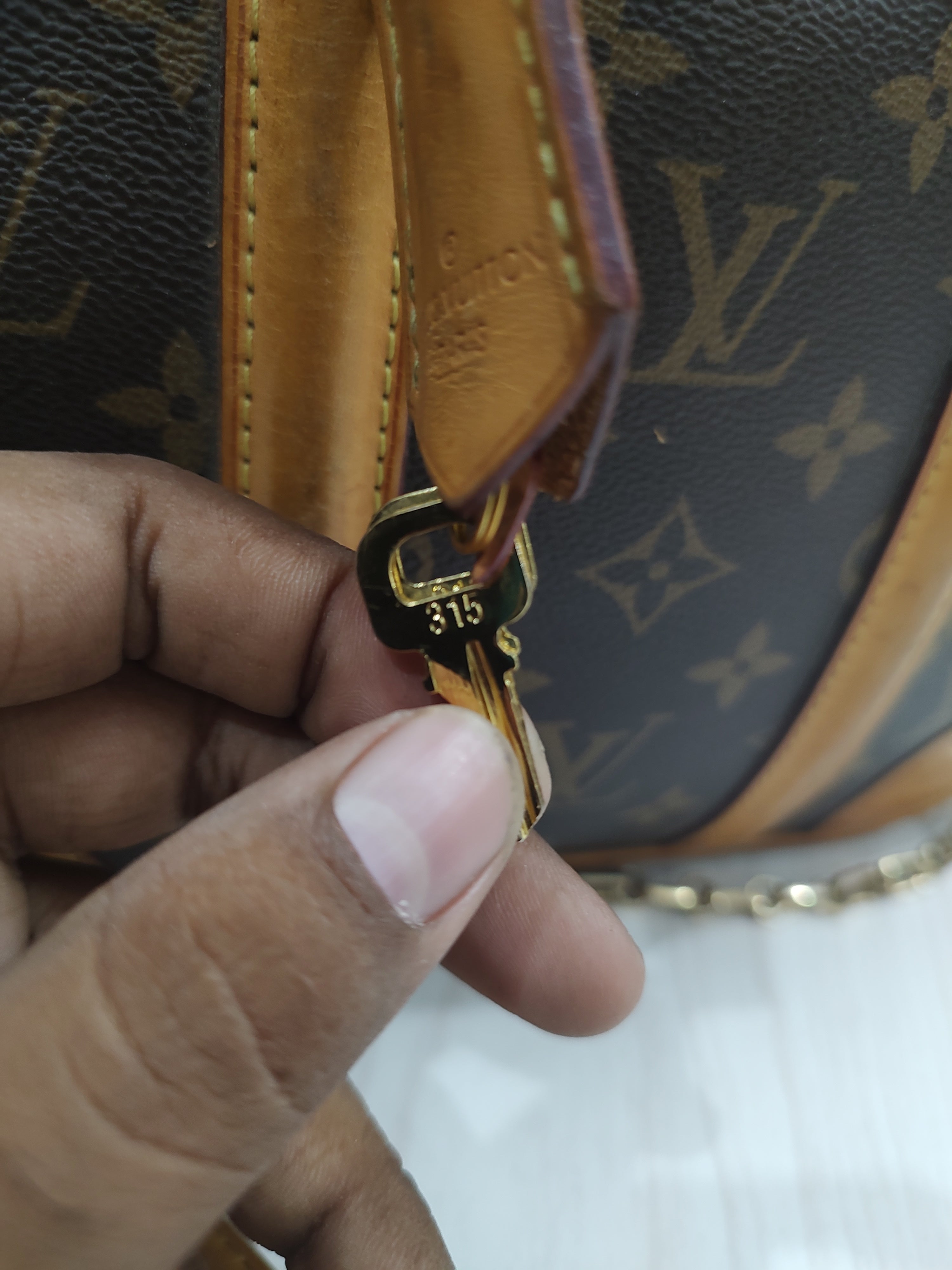 🤎 Vintage Trunk-Style Monogram Handbag 🤎