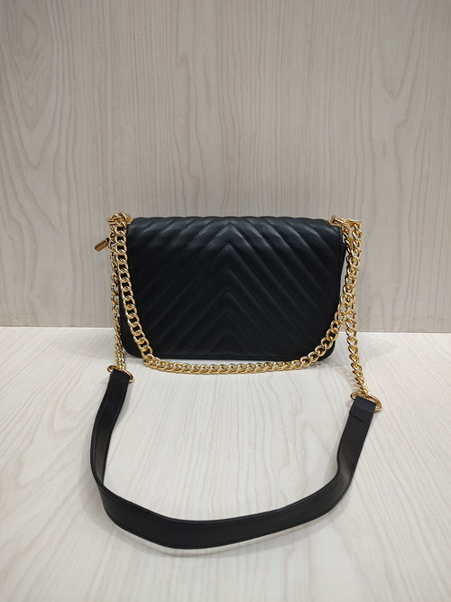 Chic Quilted Chevron Shoulder Bag with Elegant Gold Chain