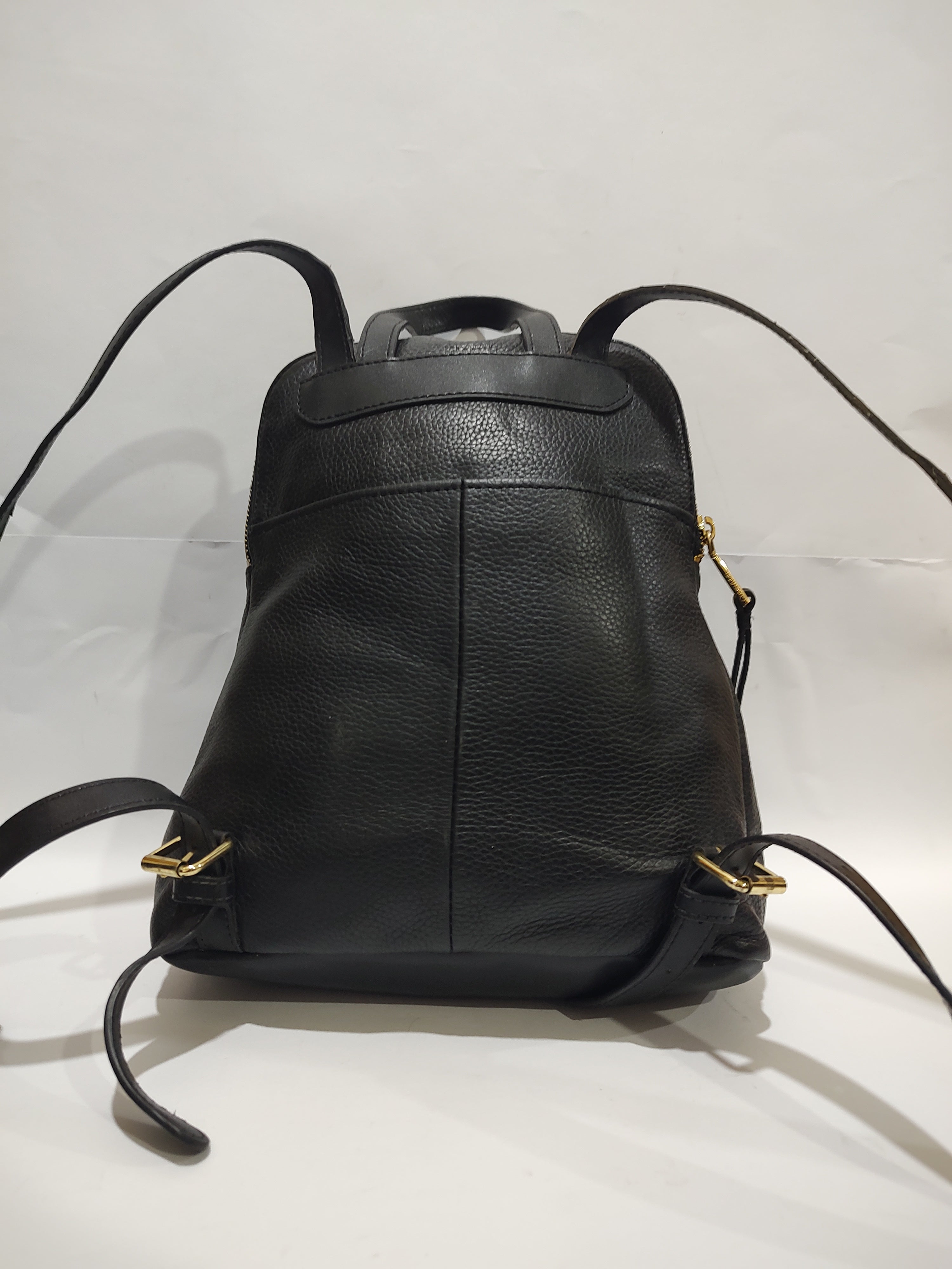 ✨ Minimalist Noir Black Backpack – Stylish Urban Travel & Daily Essential Bag 🎒🖤