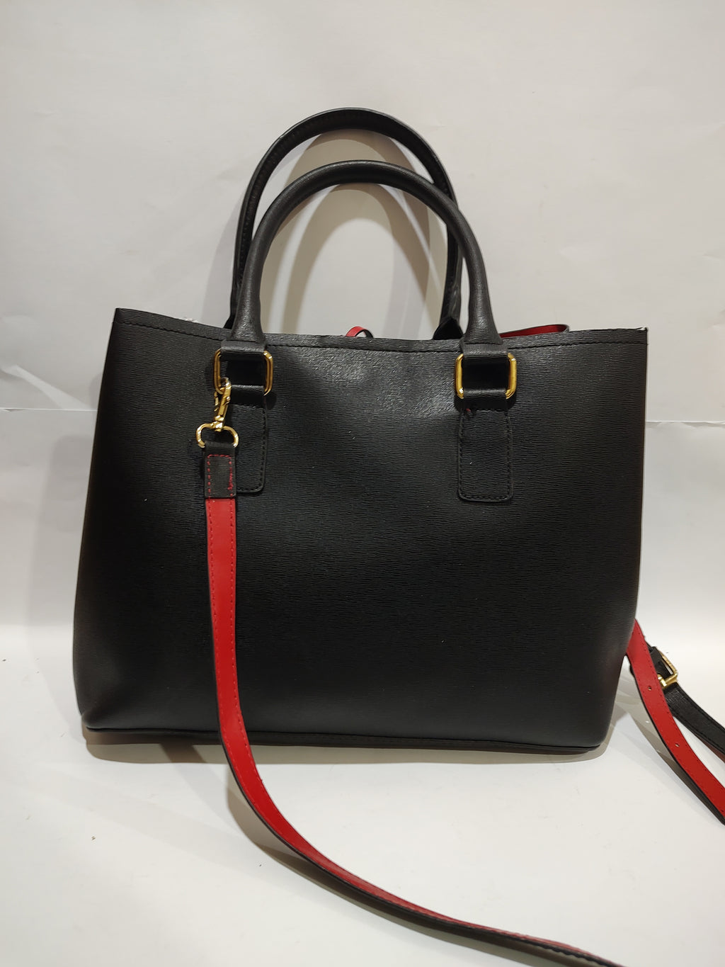 Sophisticated Noir & Scarlet Structured Tote 👜❤️