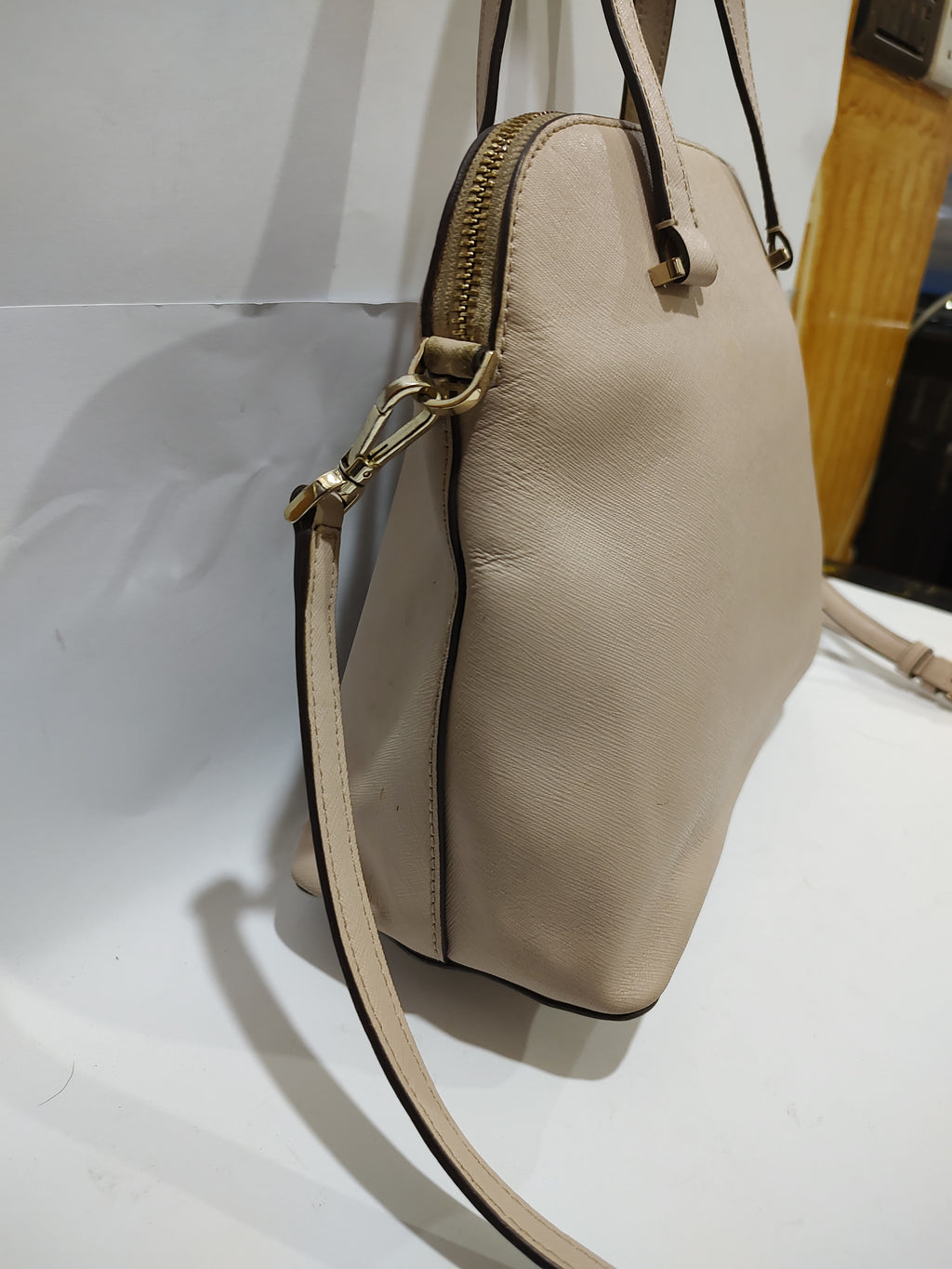 Elegant Beige Saffiano Dome Satchel 👜