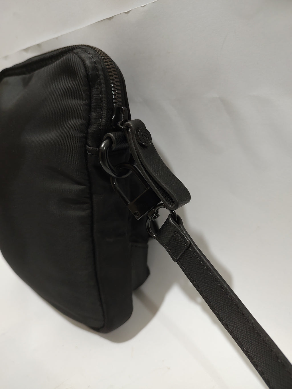 Sleek Black Utility Crossbody Bag ⬛