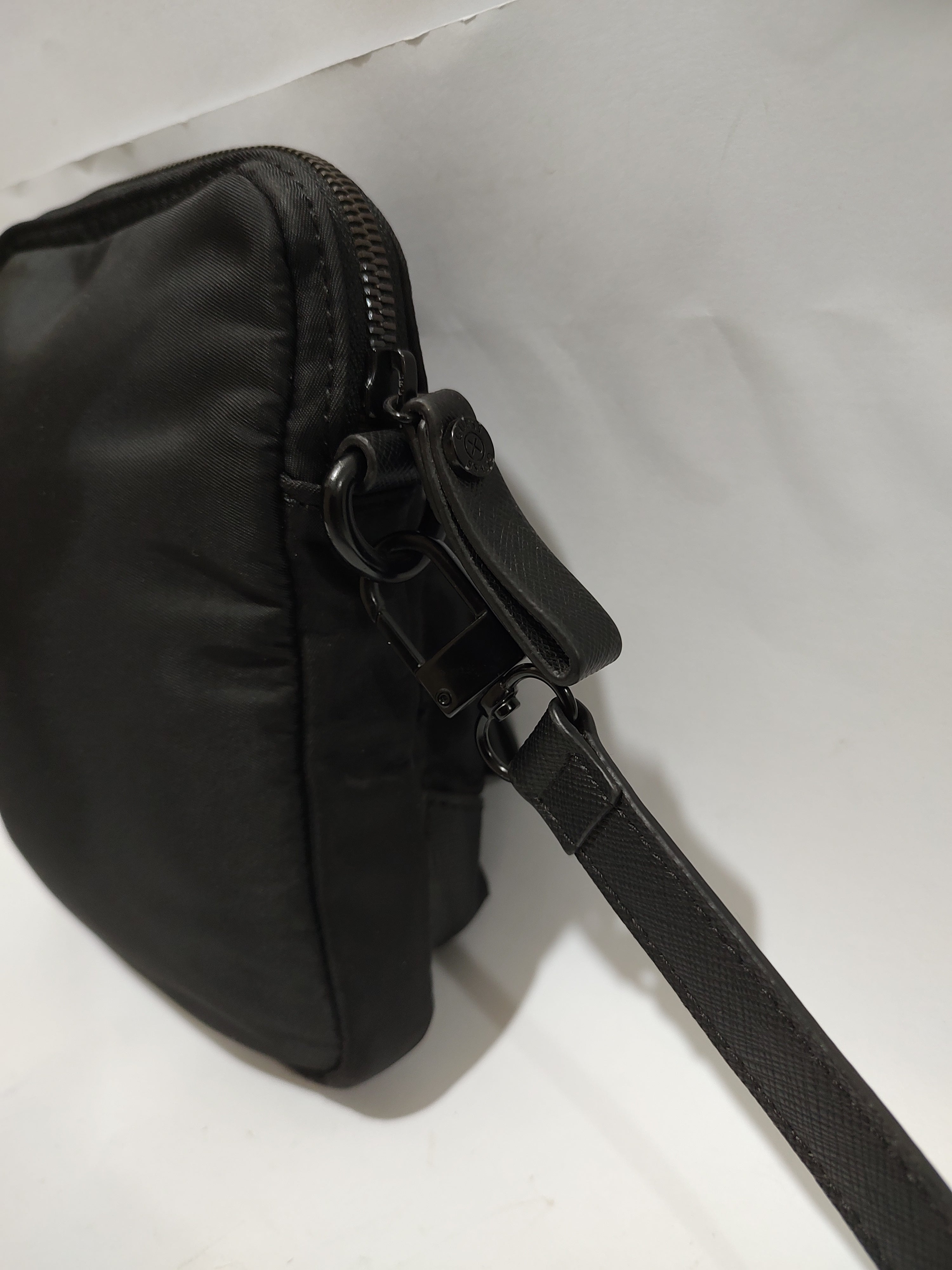 Sleek Black Utility Crossbody Bag ⬛