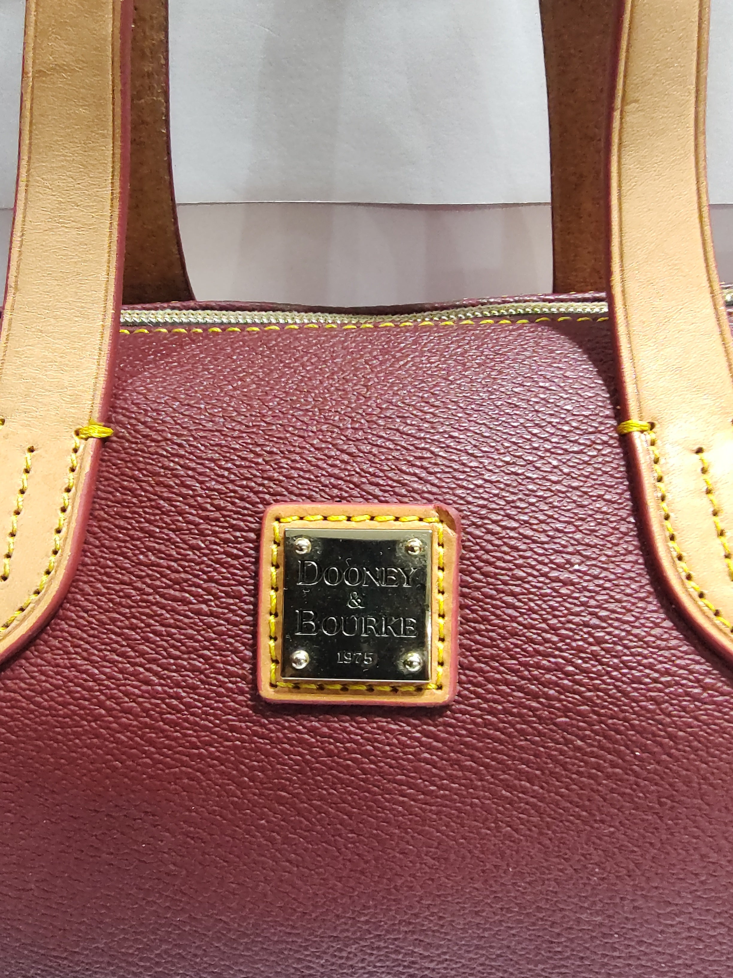 Vintage-Inspired Leather Barrel Bag - Premium Crossbody with Gold Hardware ✨