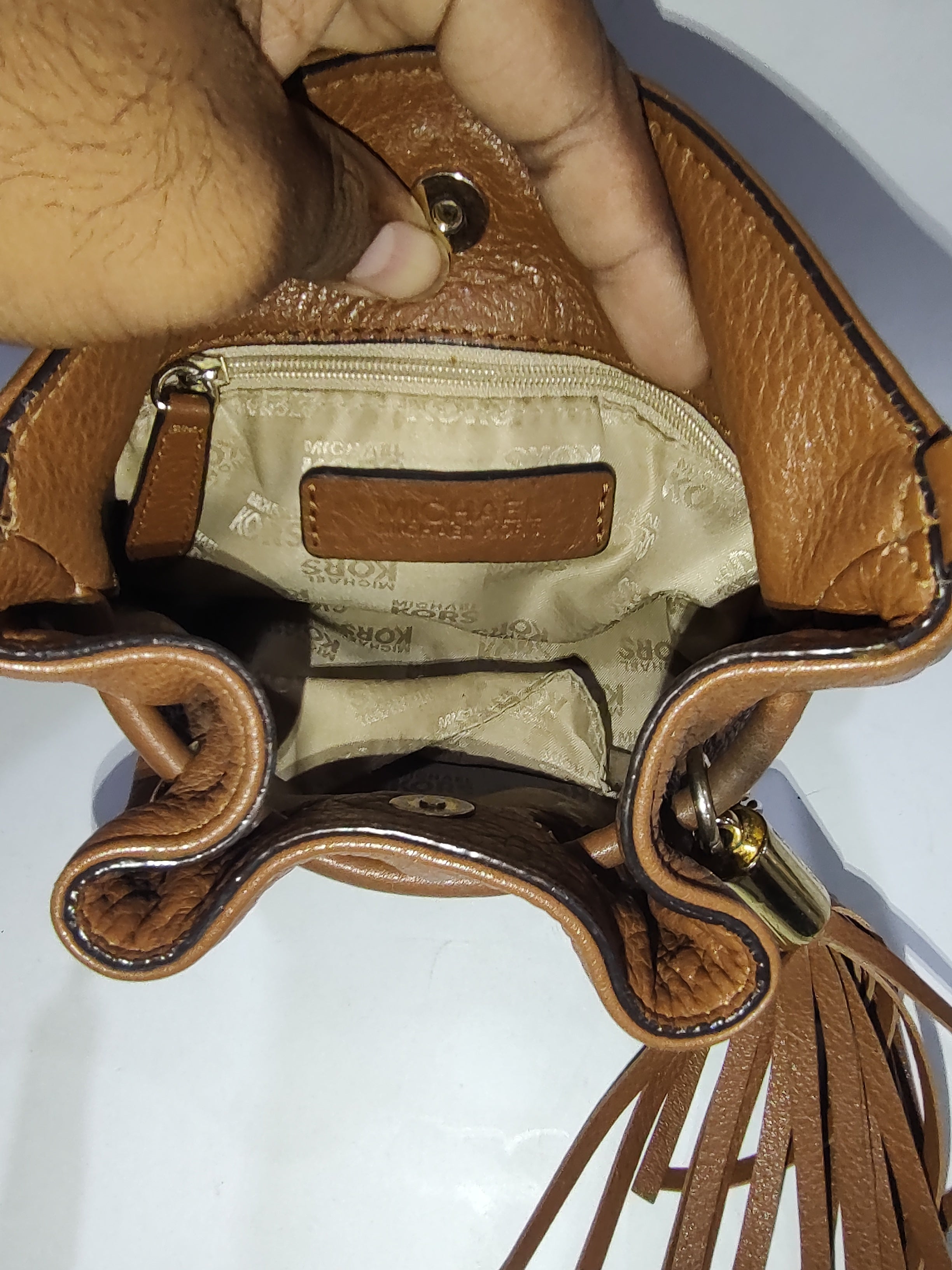 ✨ Classic Tan Pebbled Leather Bucket Bag