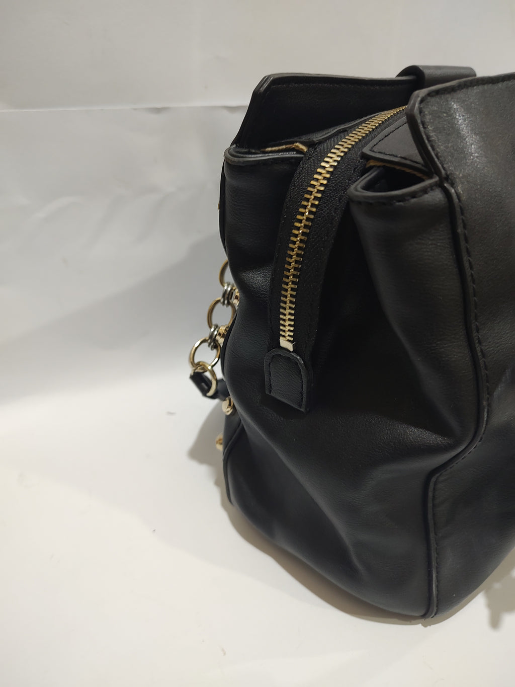 ✨ Premium Noir Black Handbag – Sophisticated Structured Tote with Gold Chain Accents 👜✨