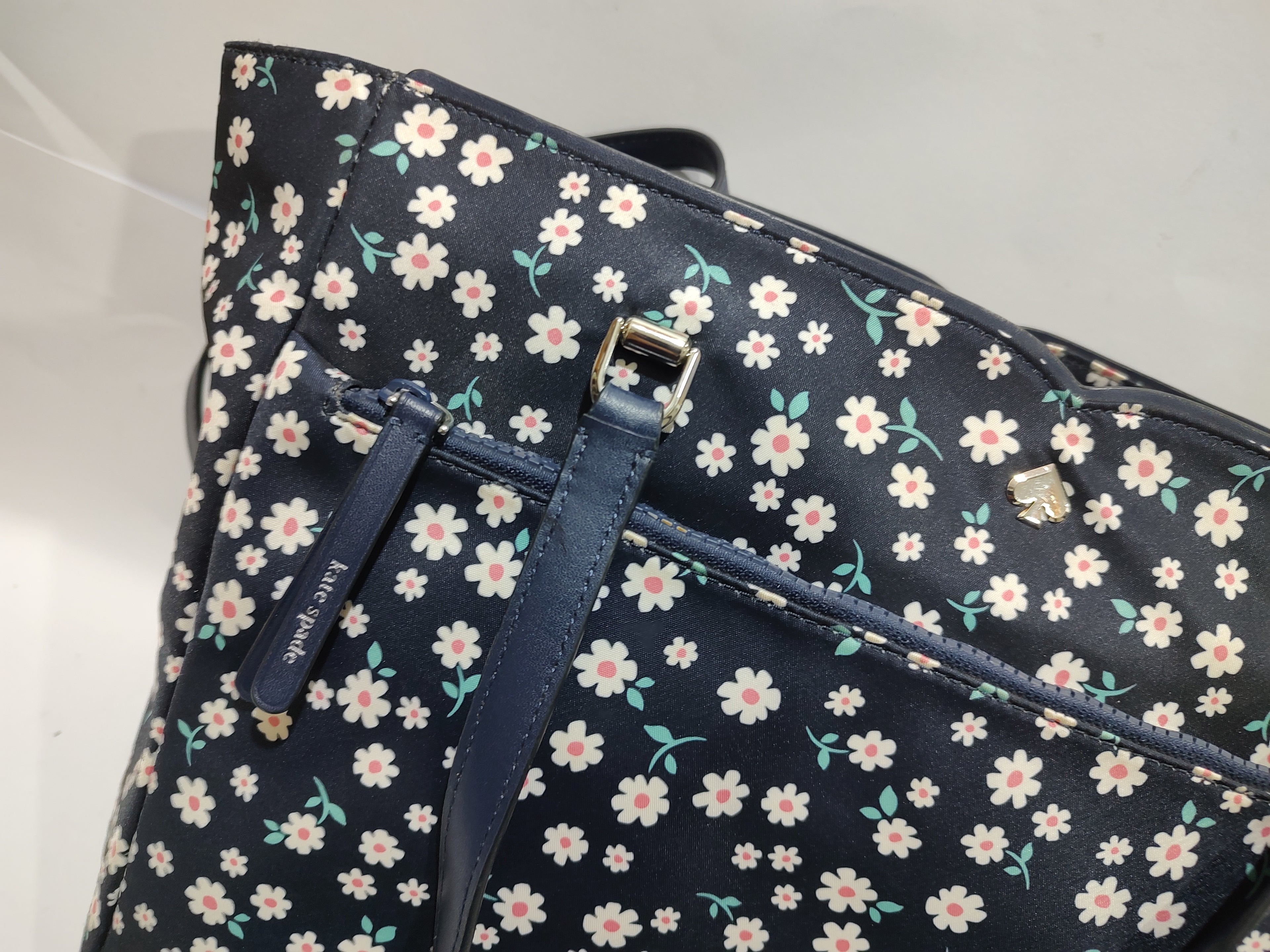 Navy Floral Daisy Print Large Nylon Tote Bag 🌼