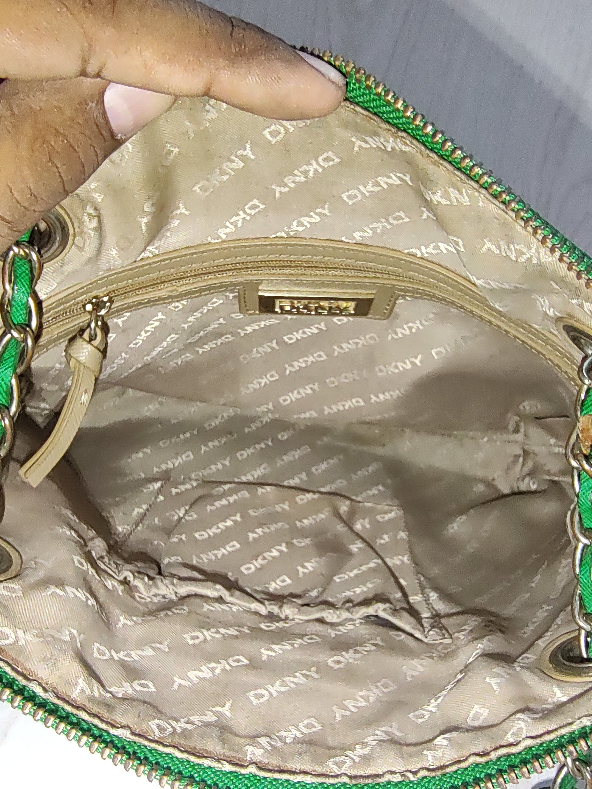 Vibrant Emerald Saffiano Chain Shoulder Bag 💚