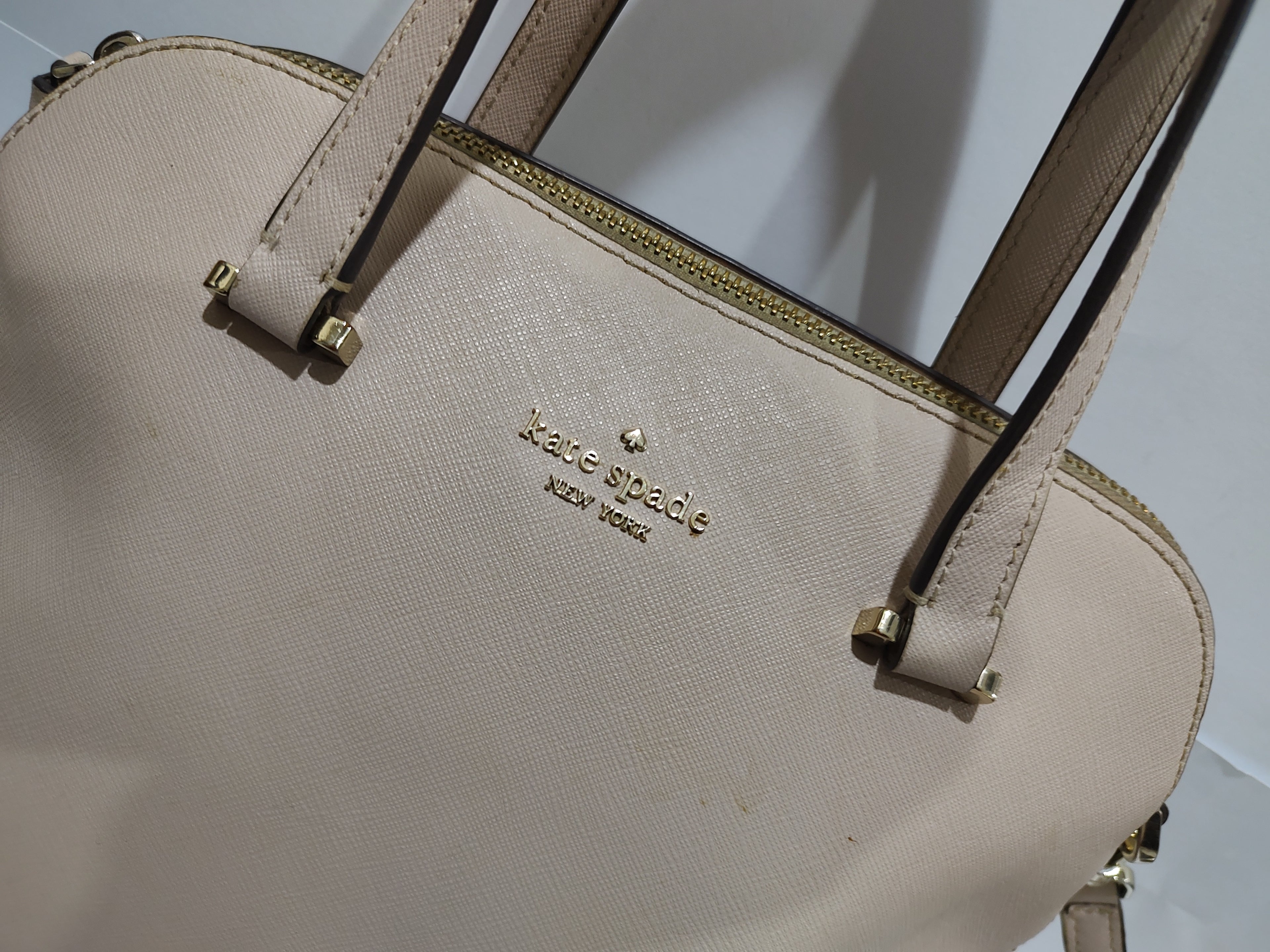 Elegant Beige Saffiano Dome Satchel 👜