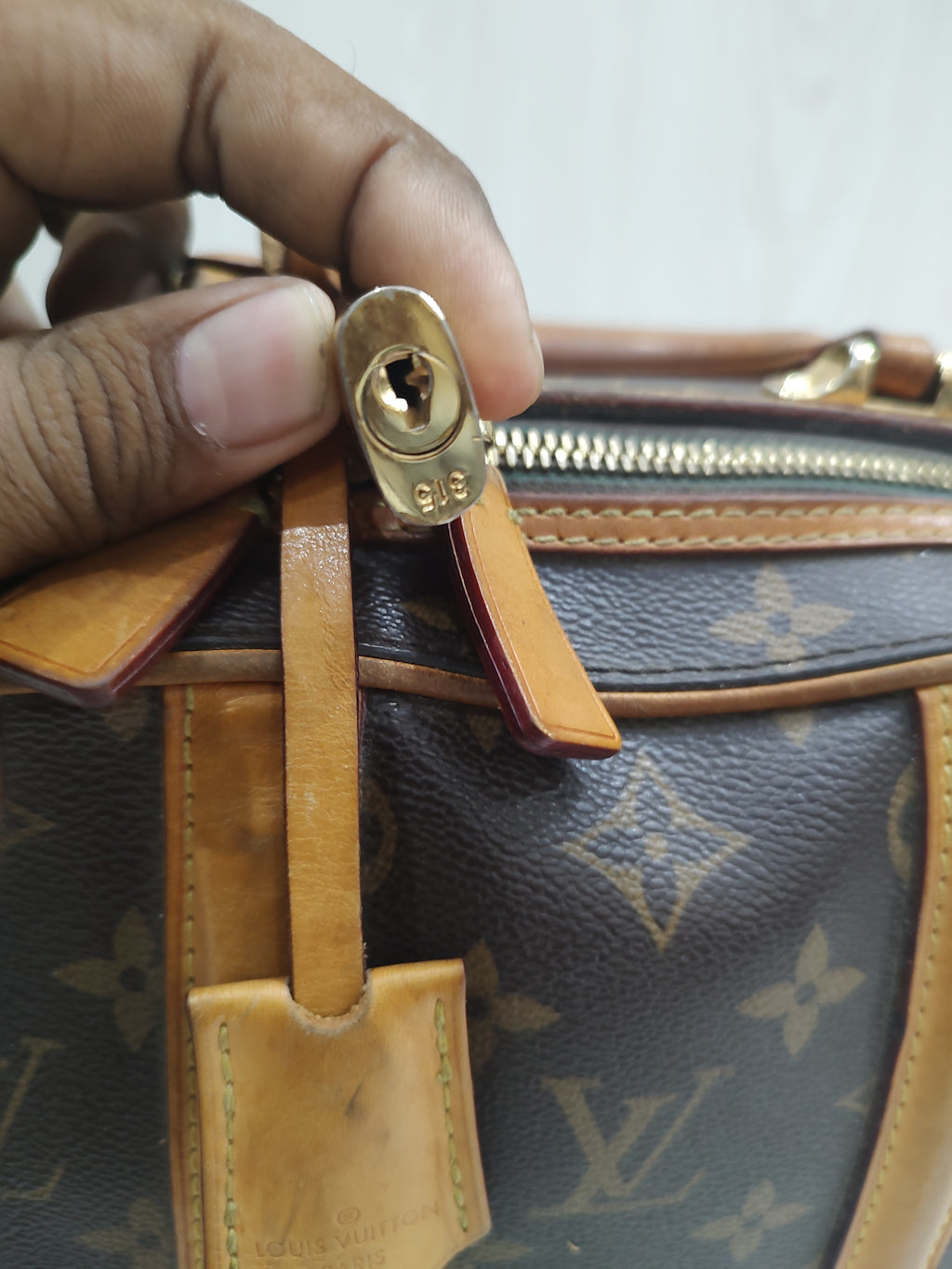 🤎 Vintage Trunk-Style Monogram Handbag 🤎