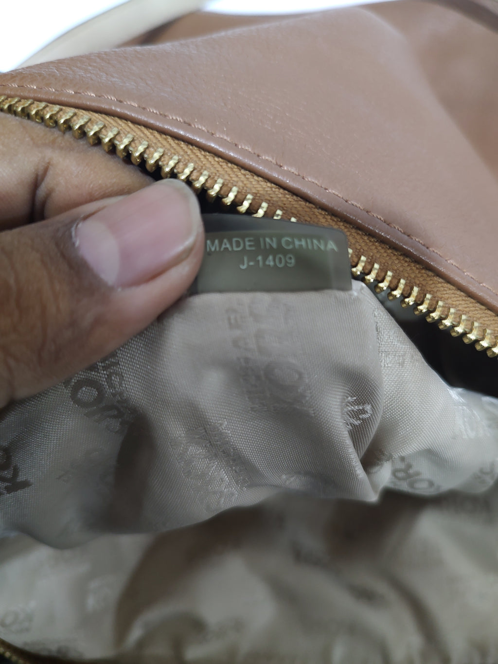 Elegant Brown Tote Shoulder Bag 🤎 | Spacious Everyday Carry Bag with Dual Straps & Zip Closure