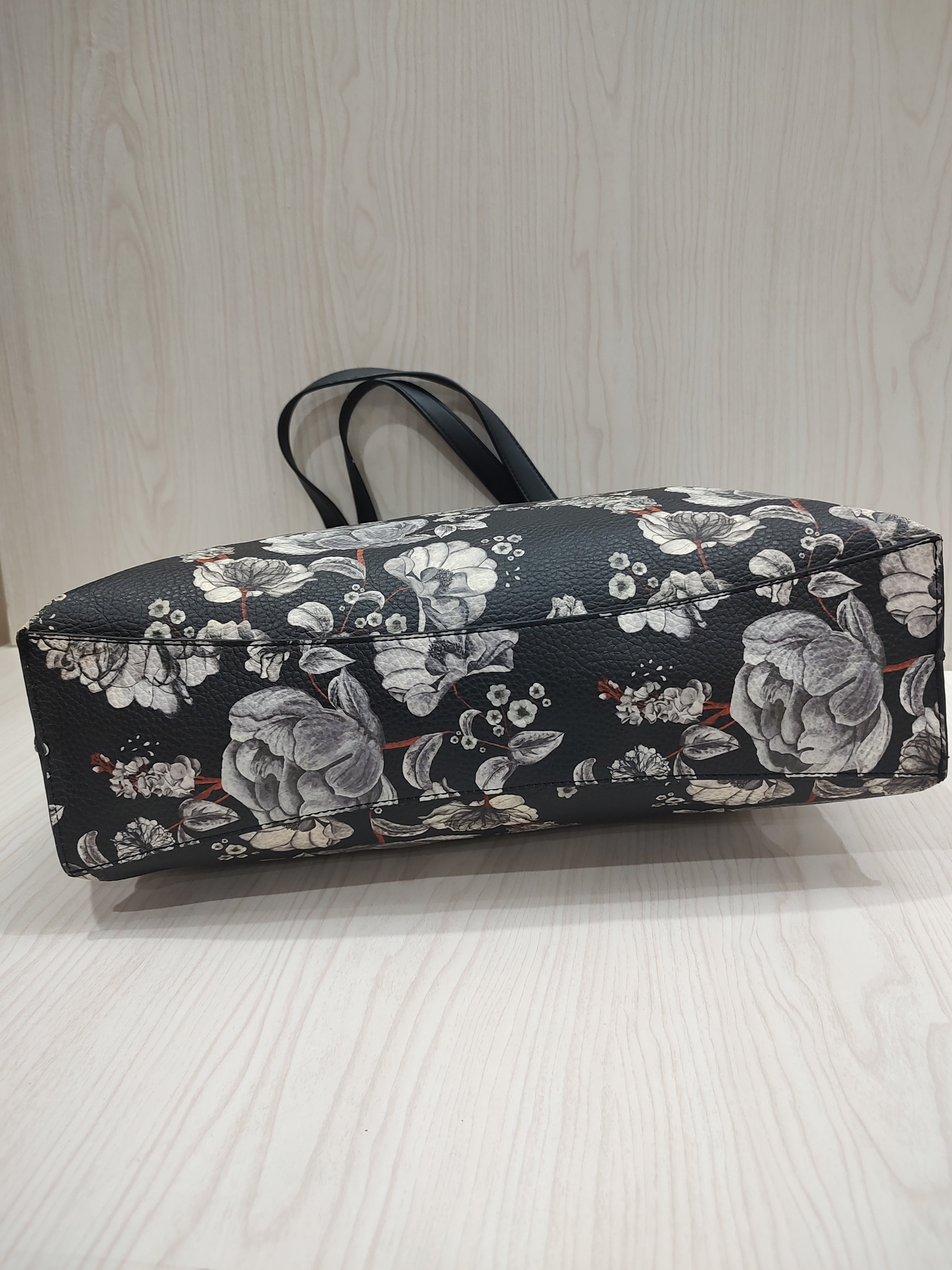 🖤 Monochrome Floral Shoulder Tote Bag