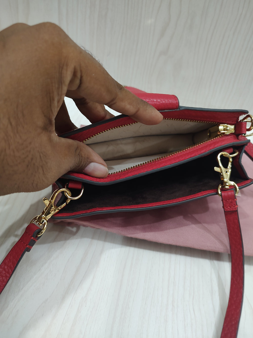 ❤️ Chic Crimson Studded Crossbody Bag