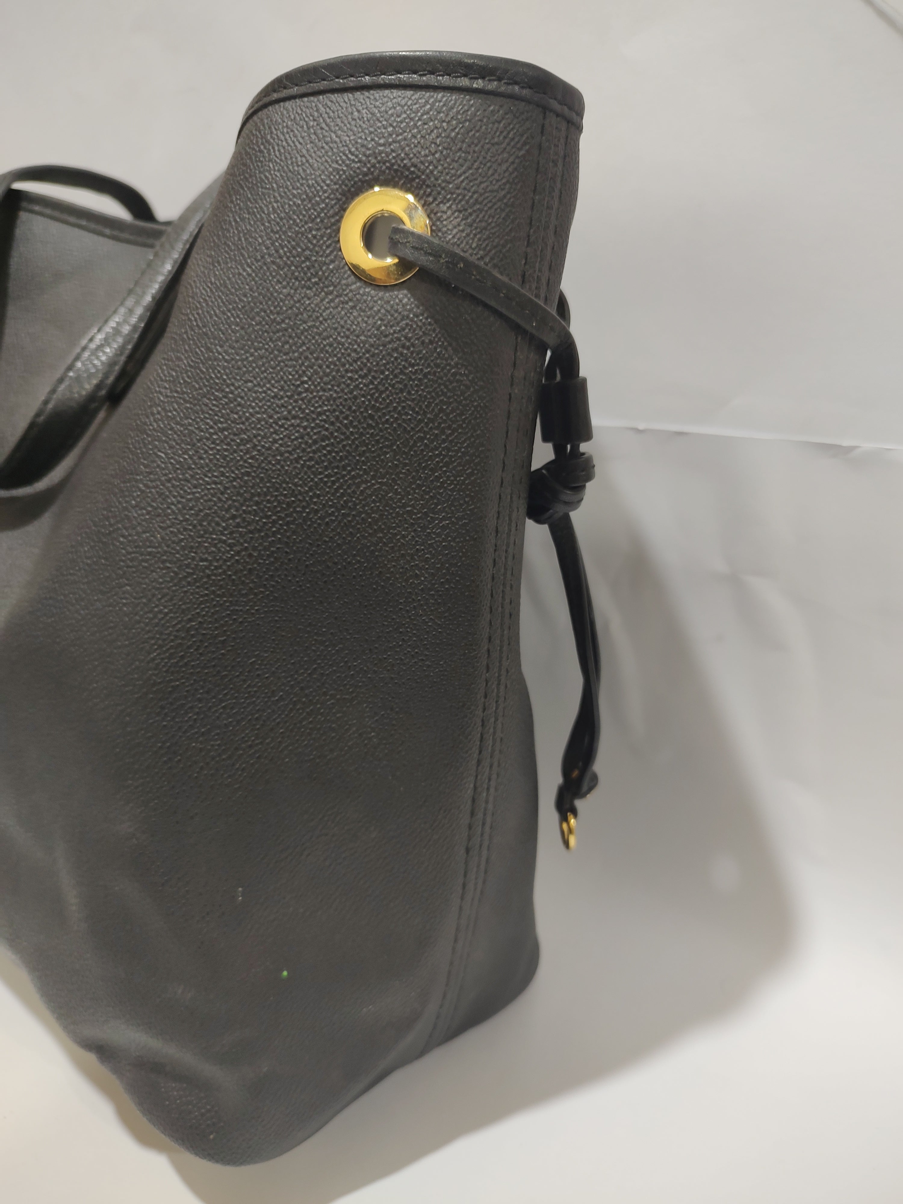Classic Black Pebbled Leather Tote Bag – Versatile Large Shoulder Bag with Gold Accents