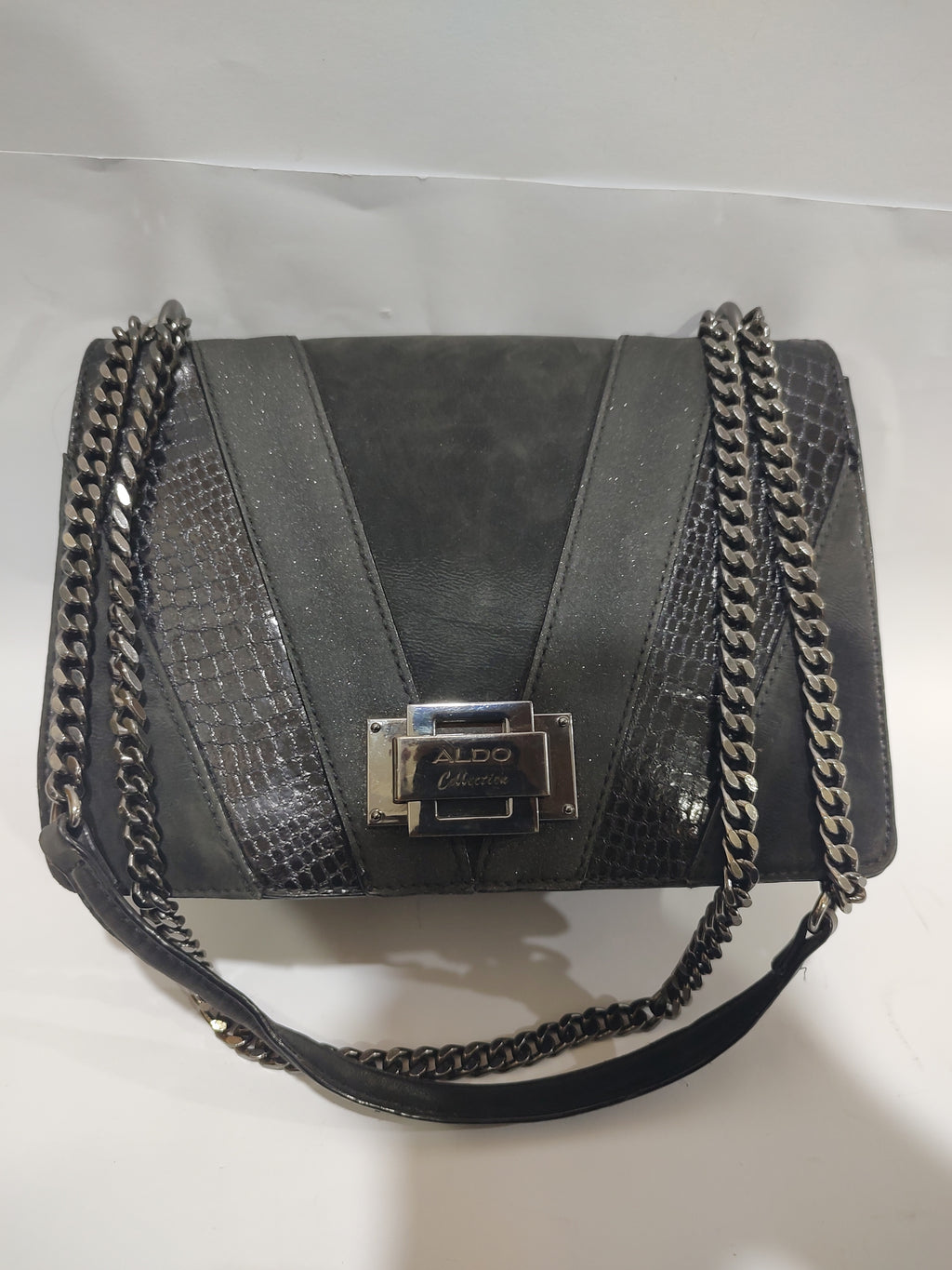 Chic Black Mixed-Texture Crossbody Bag – Gunmetal Chain & Snakeskin Accents
