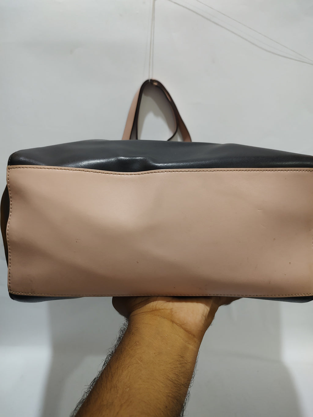 Sleek Two-Tone Essential Tote 🖤