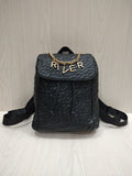 Chic Swirl-Quilted Drawstring Backpack 🎒