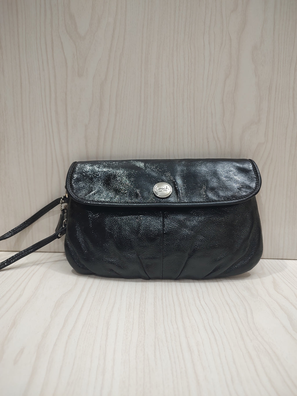 Chic Pleated Black Leather Wristlet Clutch 🖤