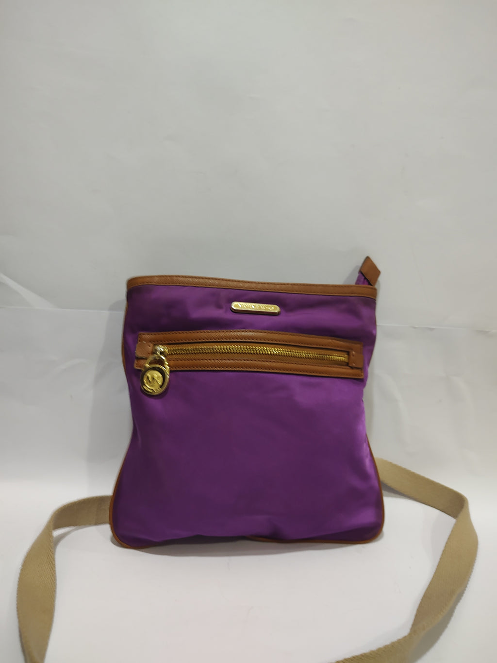 Elegant Purple Crossbody Bag 💜 | Stylish Front Zip Pocket & Adjustable Strap