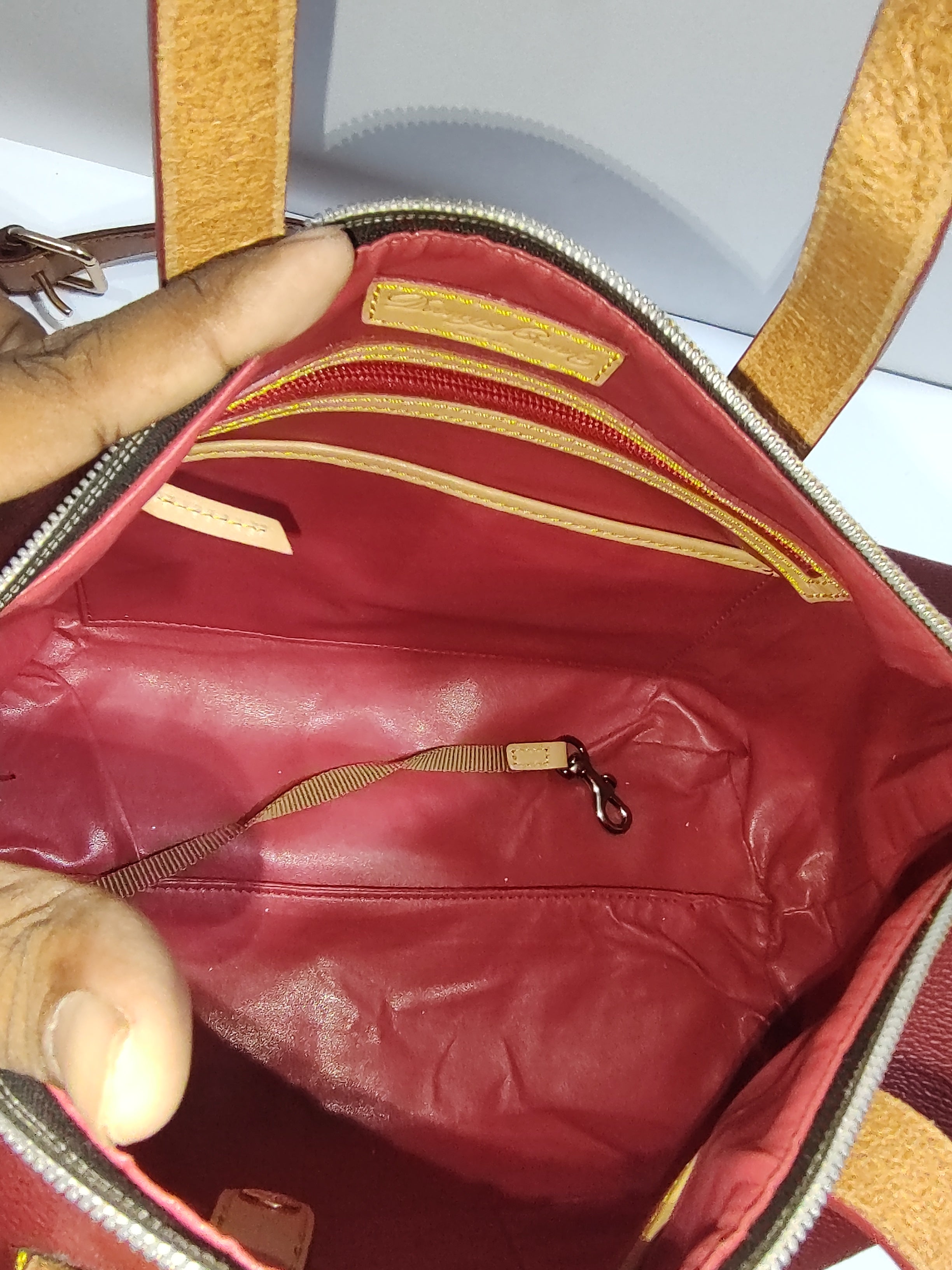 Vintage-Inspired Leather Barrel Bag - Premium Crossbody with Gold Hardware ✨
