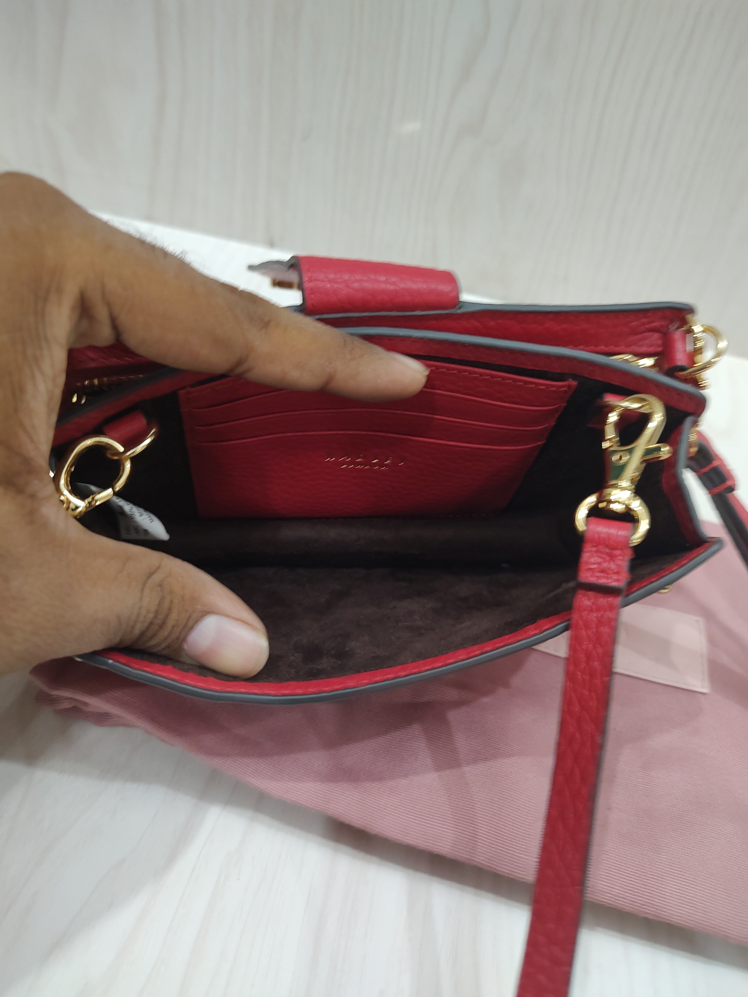 ❤️ Chic Crimson Studded Crossbody Bag