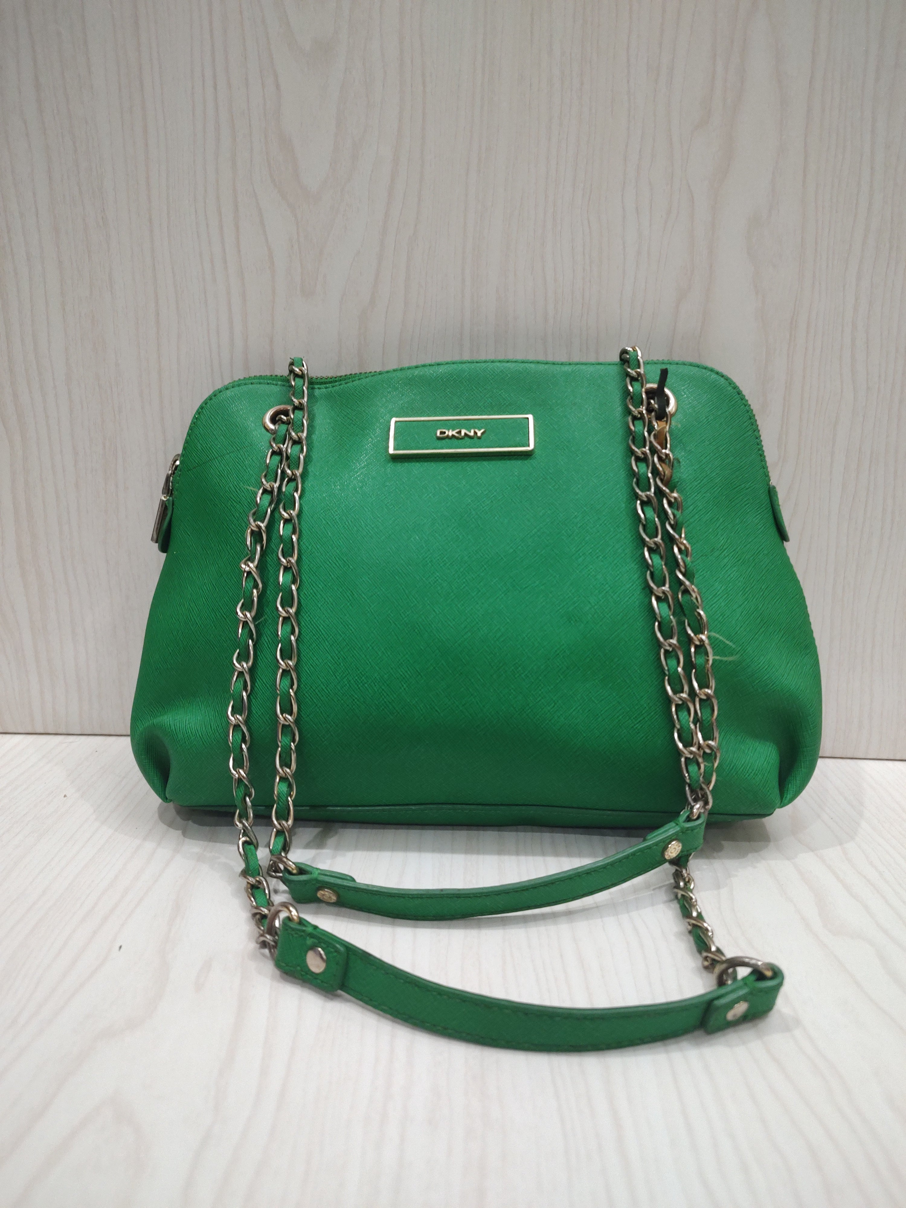 Vibrant Emerald Saffiano Chain Shoulder Bag 💚