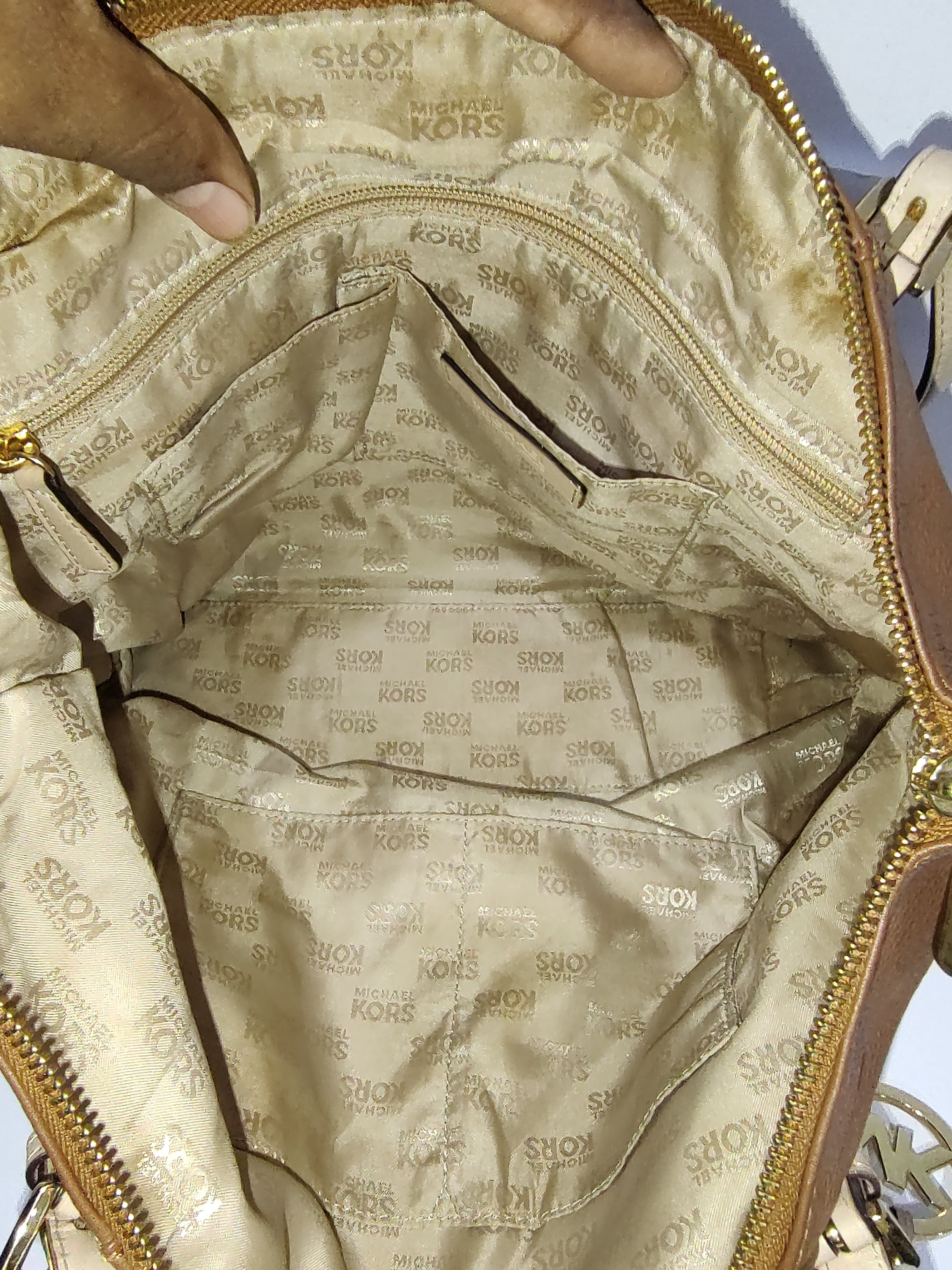 Elegant Brown Tote Shoulder Bag 🤎 | Spacious Everyday Carry Bag with Dual Straps & Zip Closure