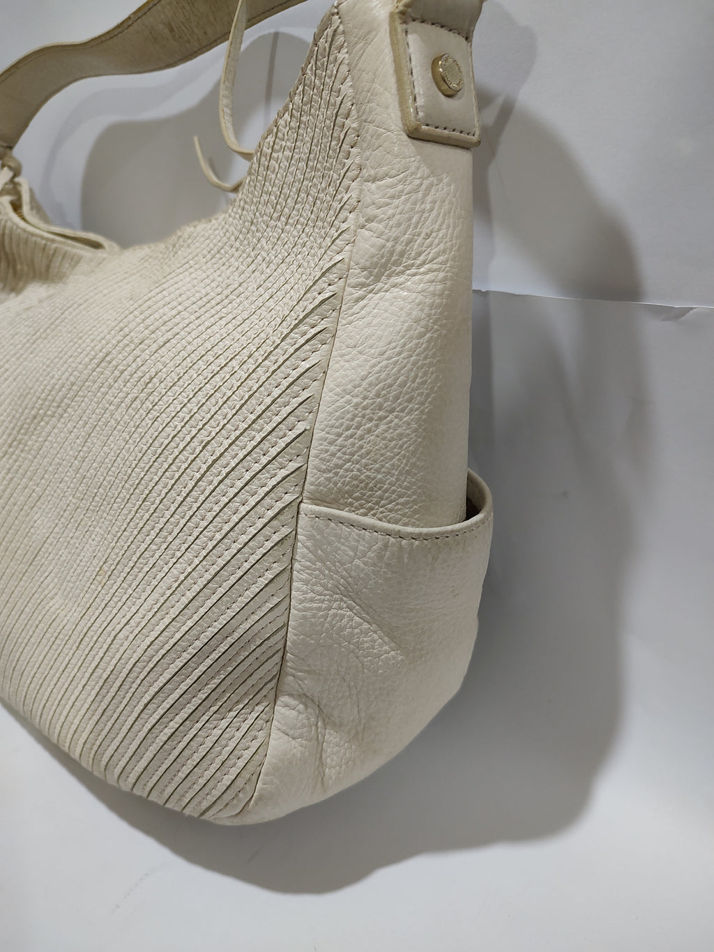 Cream Pleated Textured Hobo Bag with Tassel 🍦👜
