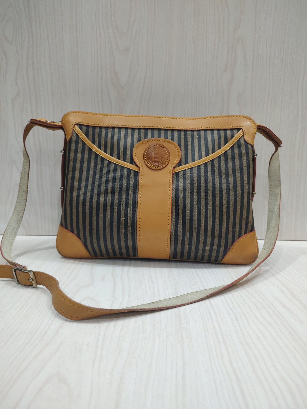 Classic Vintage Striped Crossbody Bag 👜