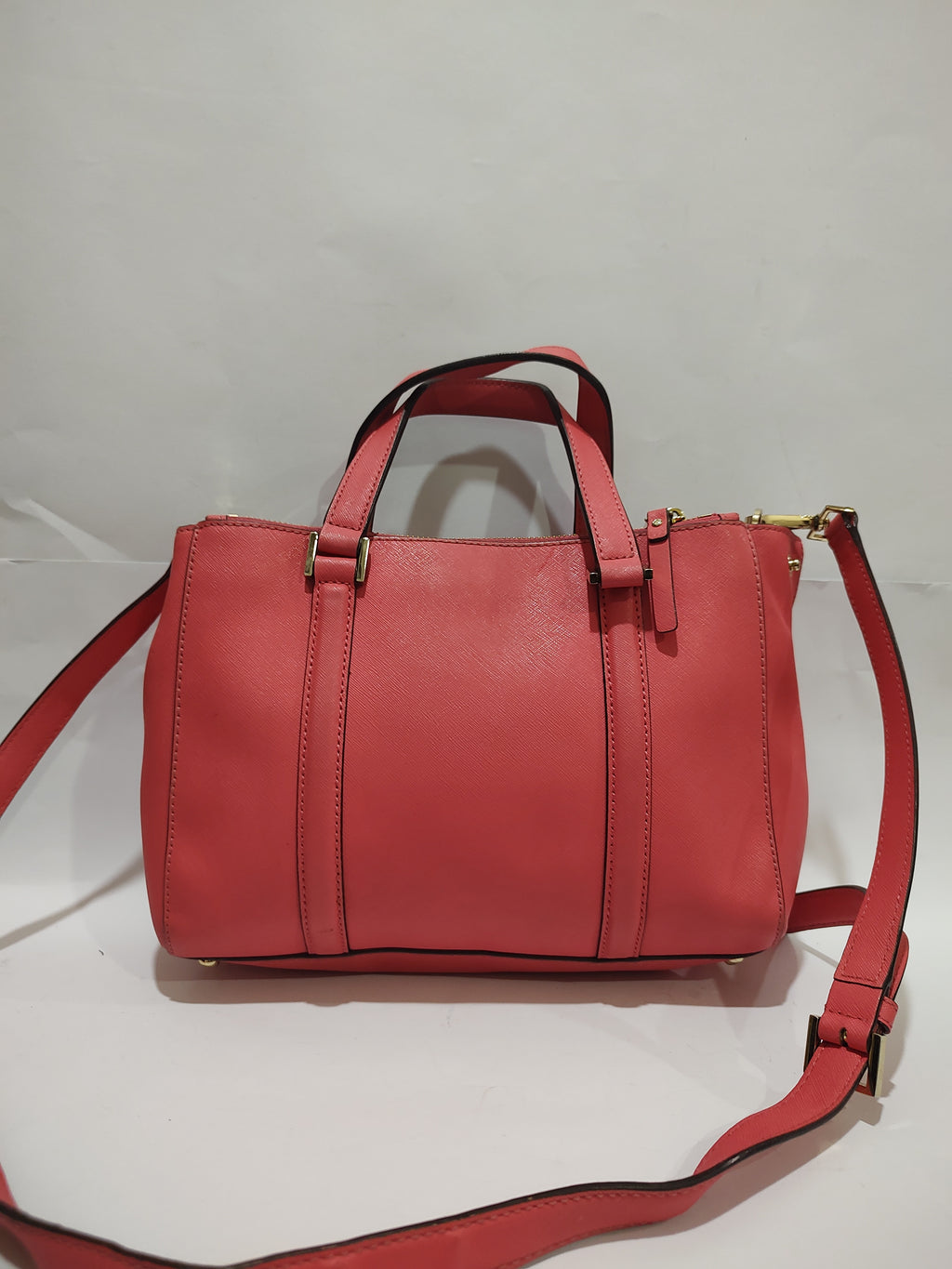 ✨ Coral Pink Saffiano Leather Satchel – Elegant Crossbody Handbag 👜