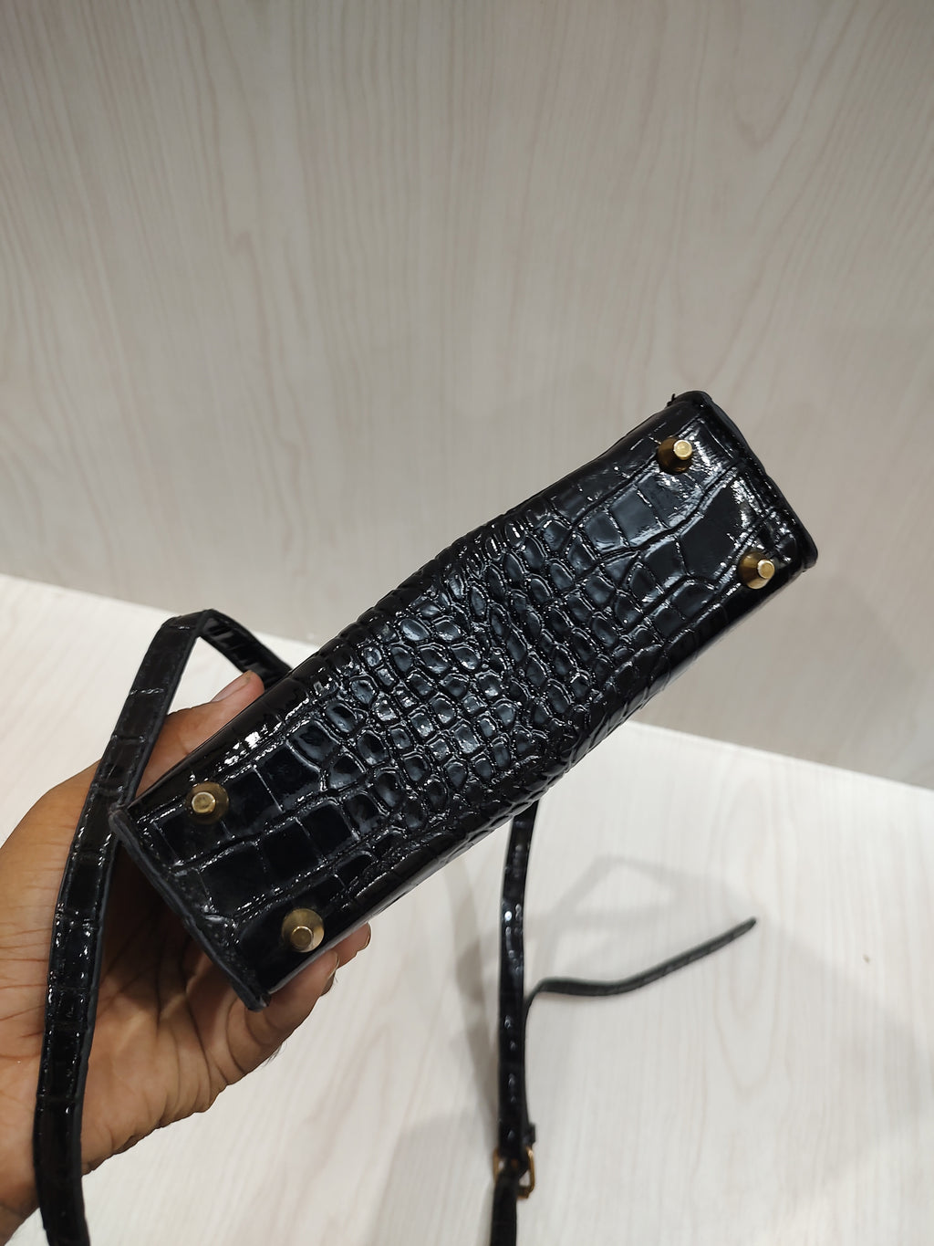 ✨ Elegant Glossy Croc-Embossed Top Handle Bag