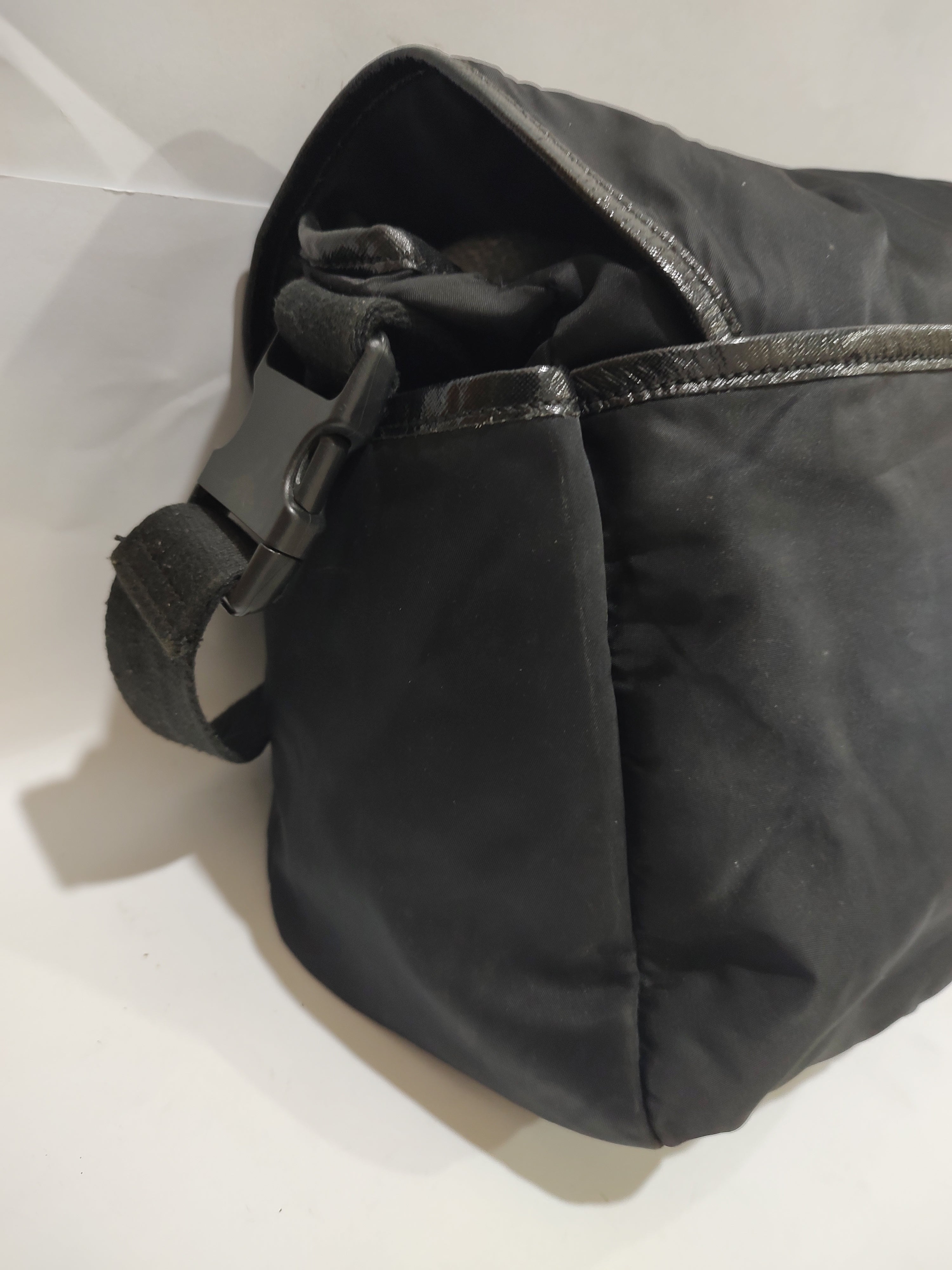 All-Black Everyday Commuter Bag 🕶️