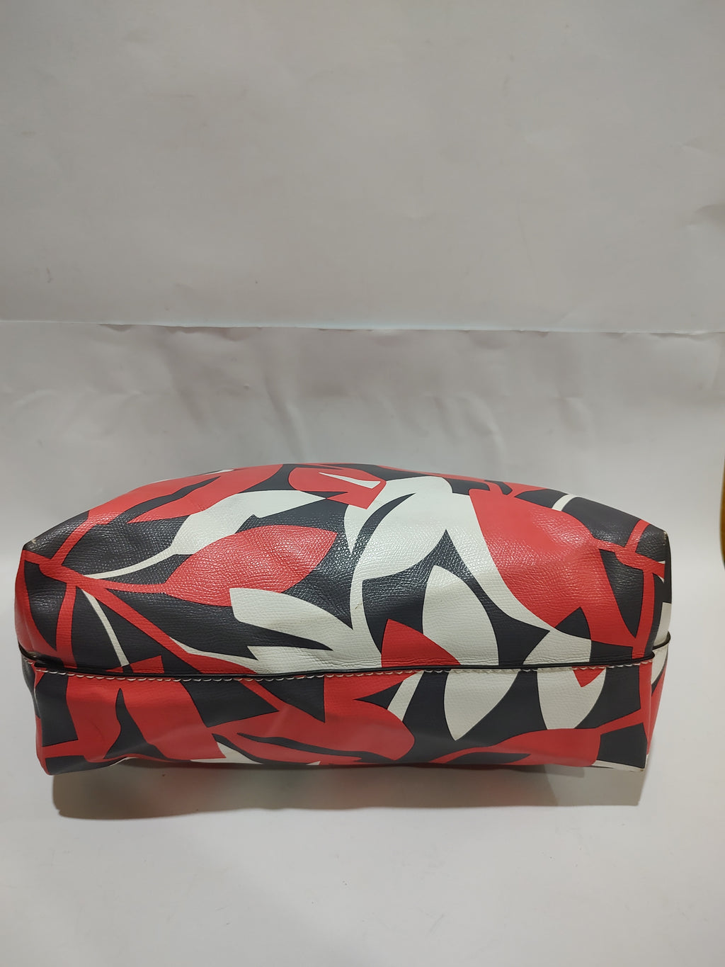 Vibrant Tropical Leaf Print Shoulder Bag