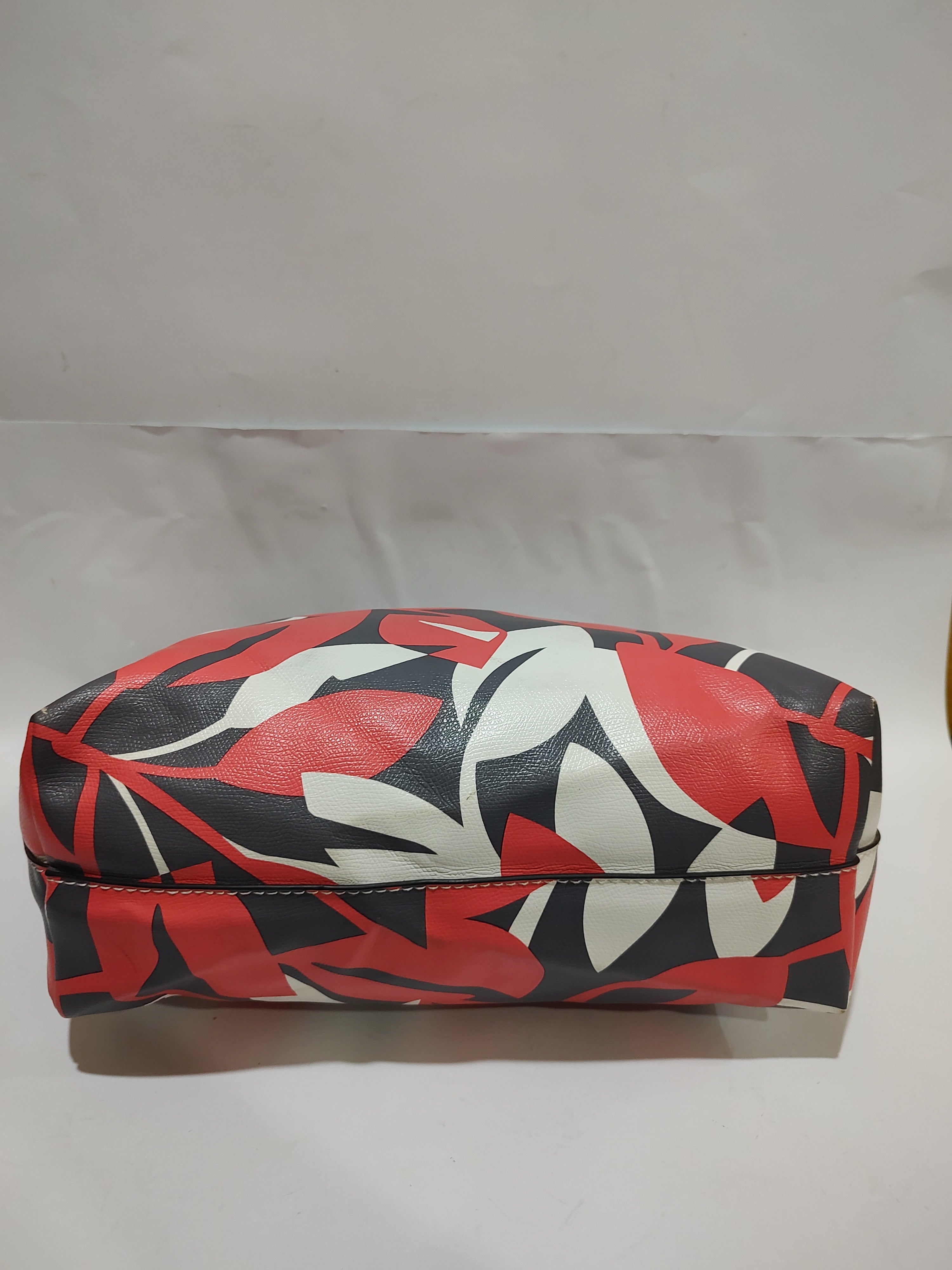 Vibrant Tropical Leaf Print Shoulder Bag