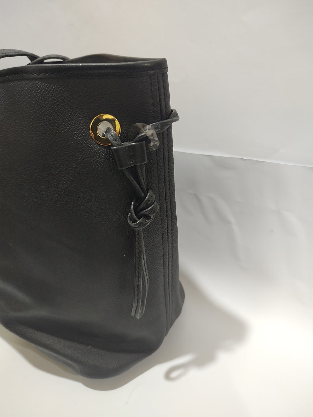 Classic Black Pebbled Leather Tote Bag – Versatile Large Shoulder Bag with Gold Accents