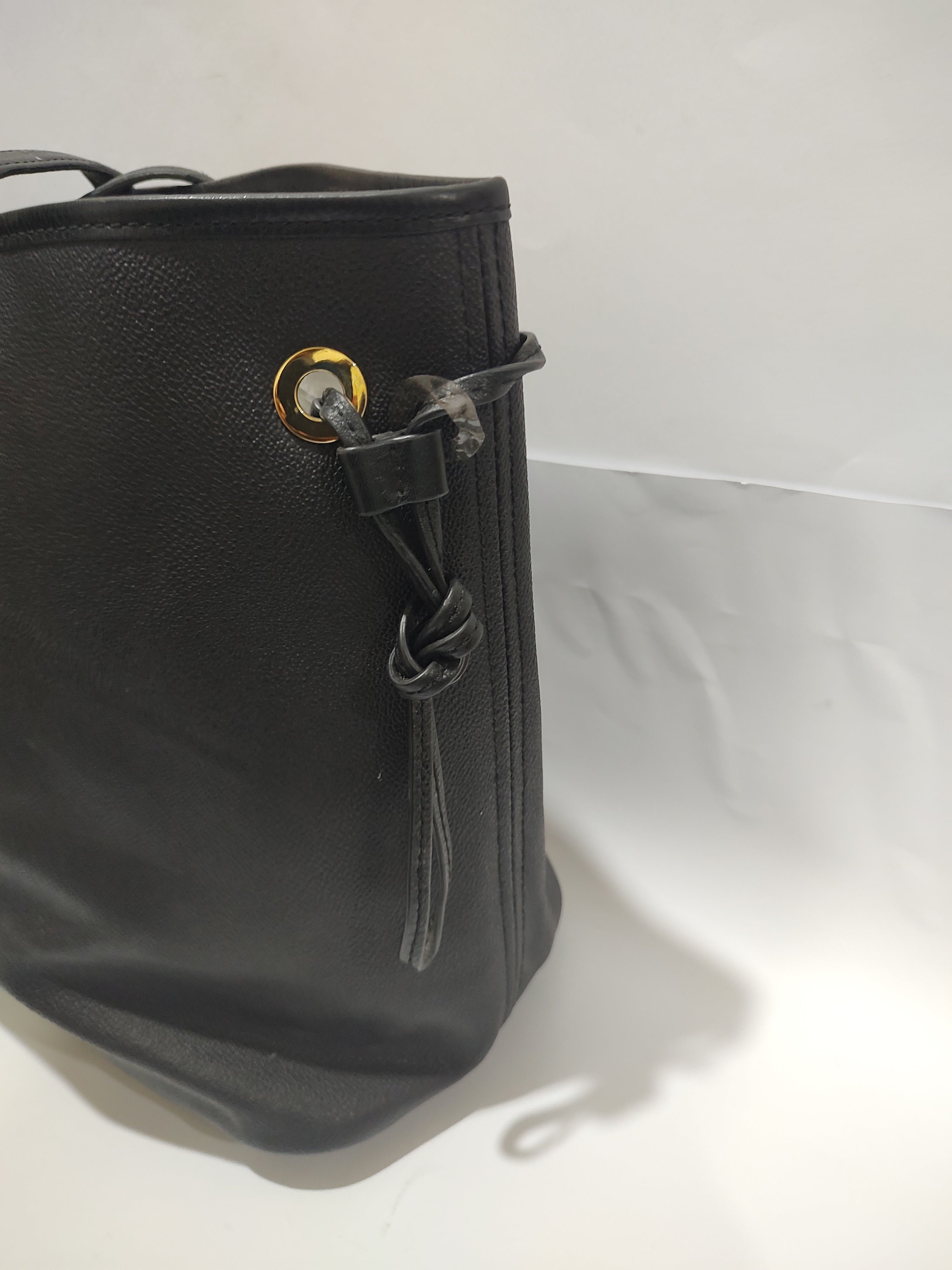 Classic Black Pebbled Leather Tote Bag – Versatile Large Shoulder Bag with Gold Accents