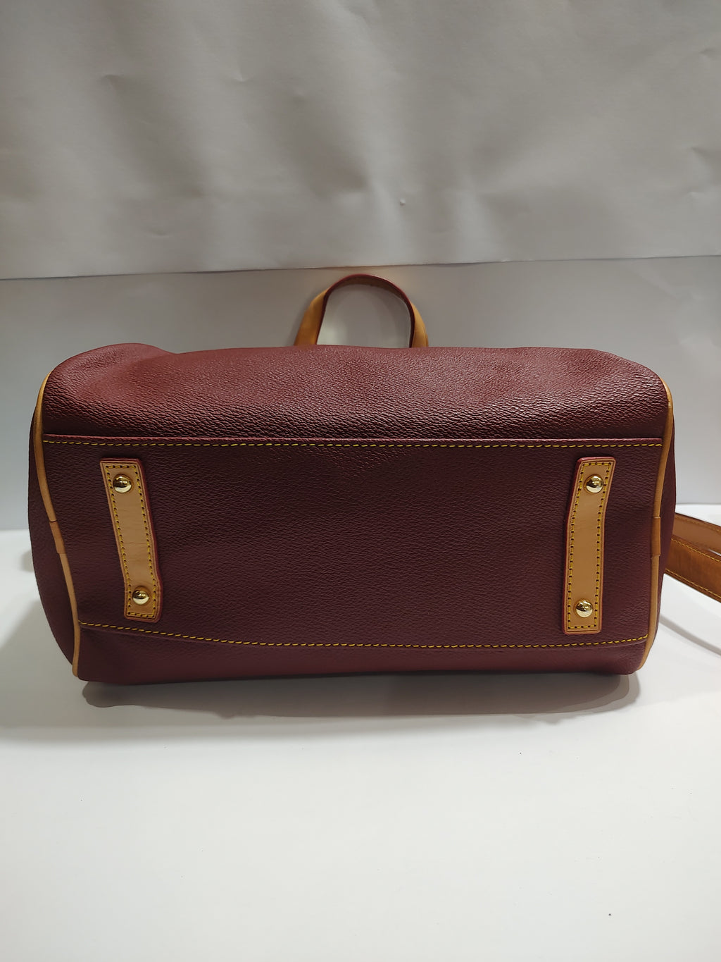 Vintage-Inspired Leather Barrel Bag - Premium Crossbody with Gold Hardware ✨