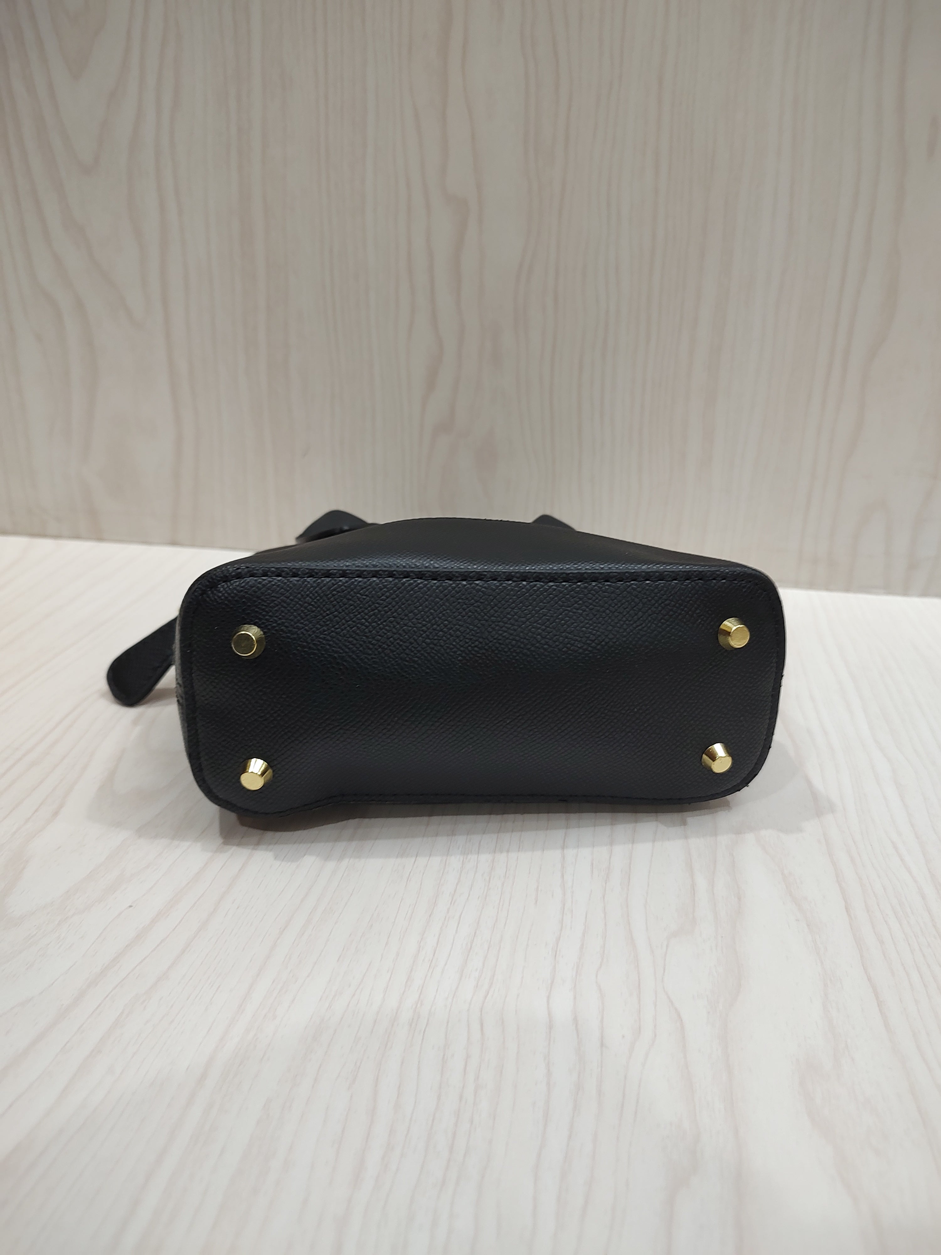 Chic Textured Dome Top-Handle Handbag 🌟