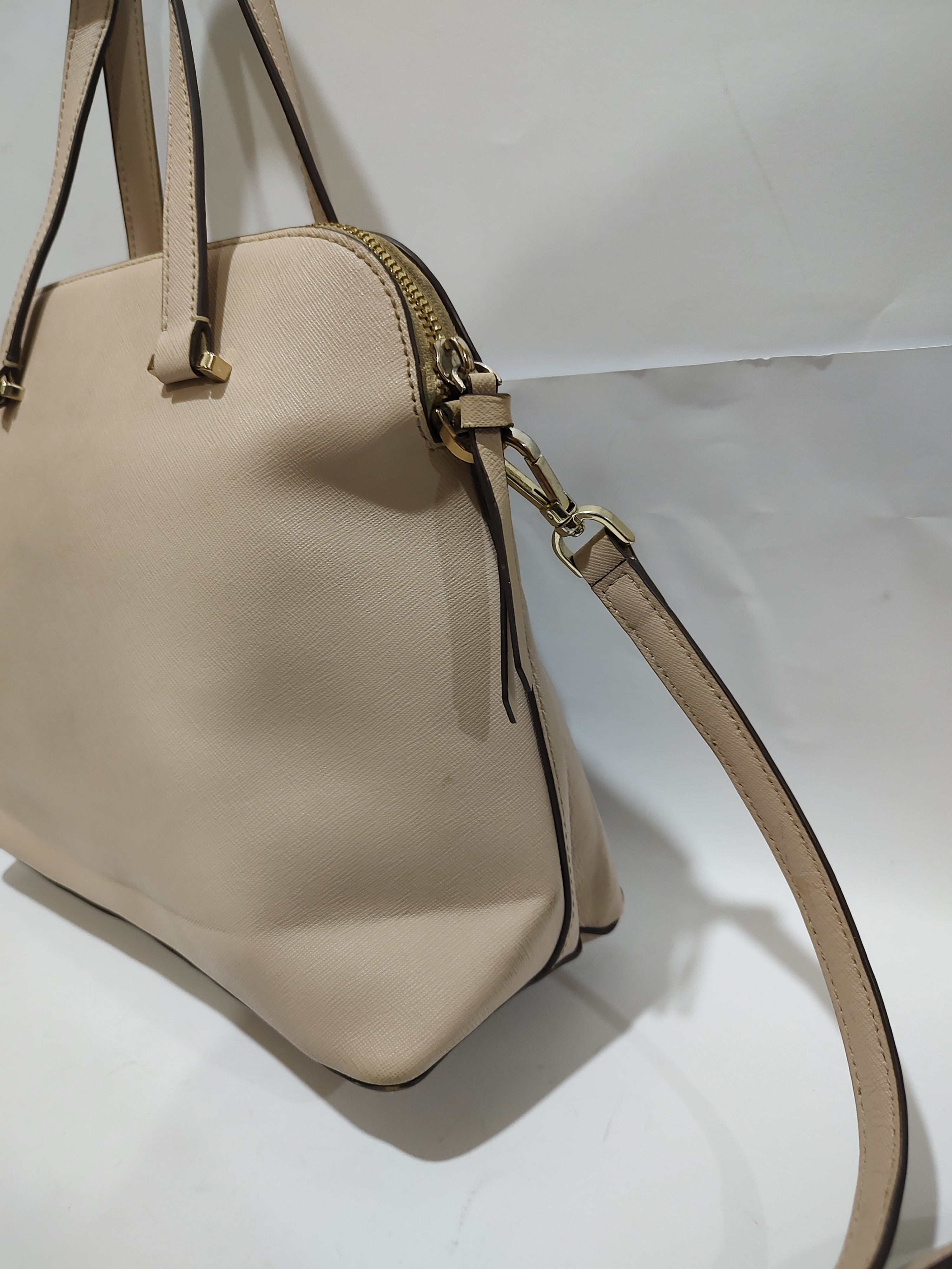Elegant Beige Saffiano Dome Satchel 👜