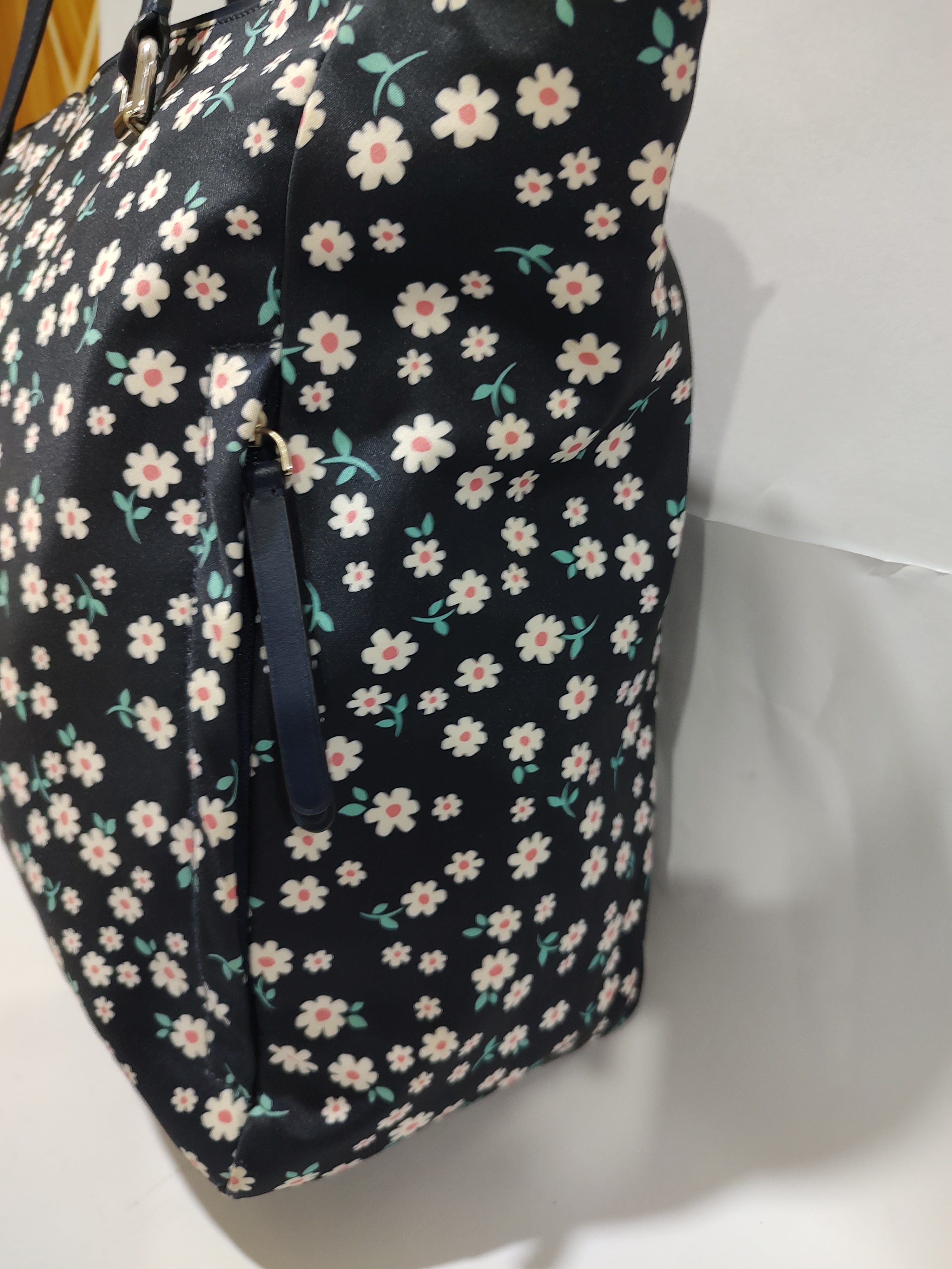 Navy Floral Daisy Print Large Nylon Tote Bag 🌼