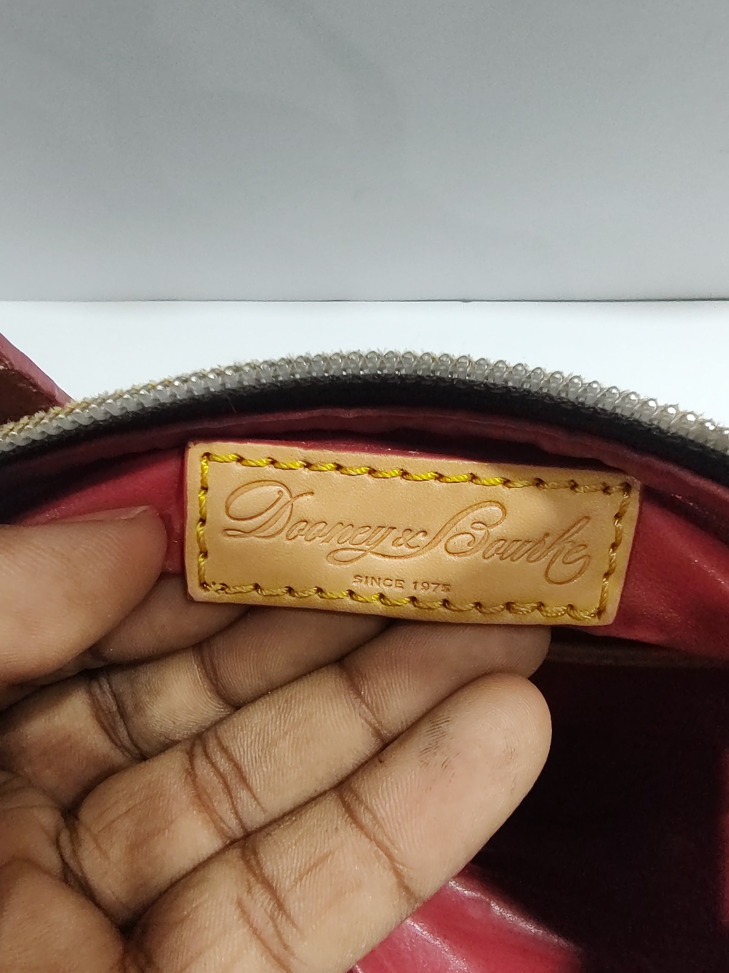 Vintage-Inspired Leather Barrel Bag - Premium Crossbody with Gold Hardware ✨